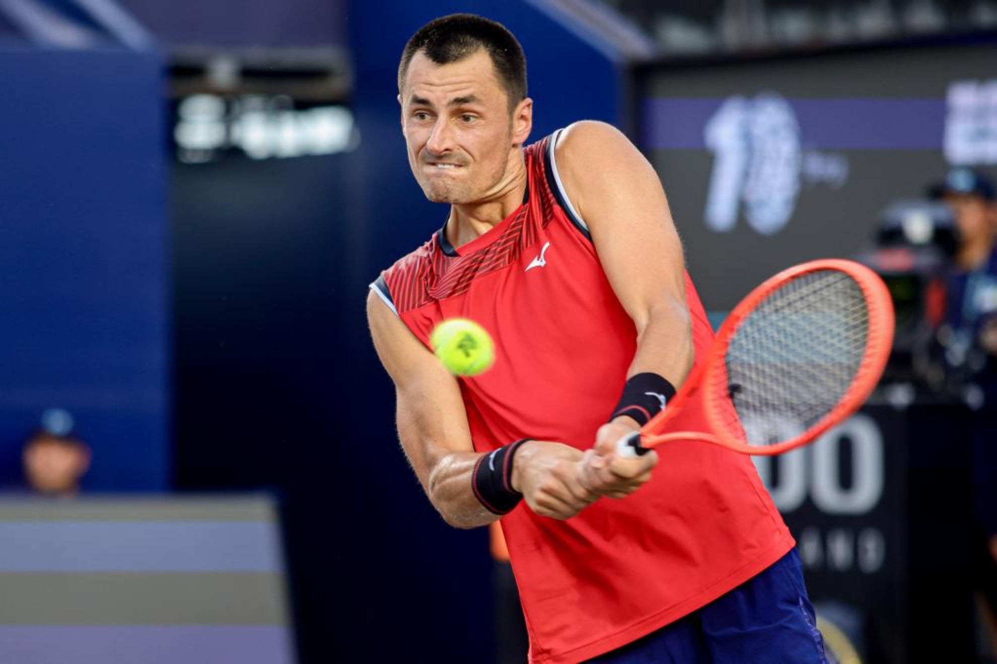 El hombre de los récords negativos del tenis logra una de las victorias del año
