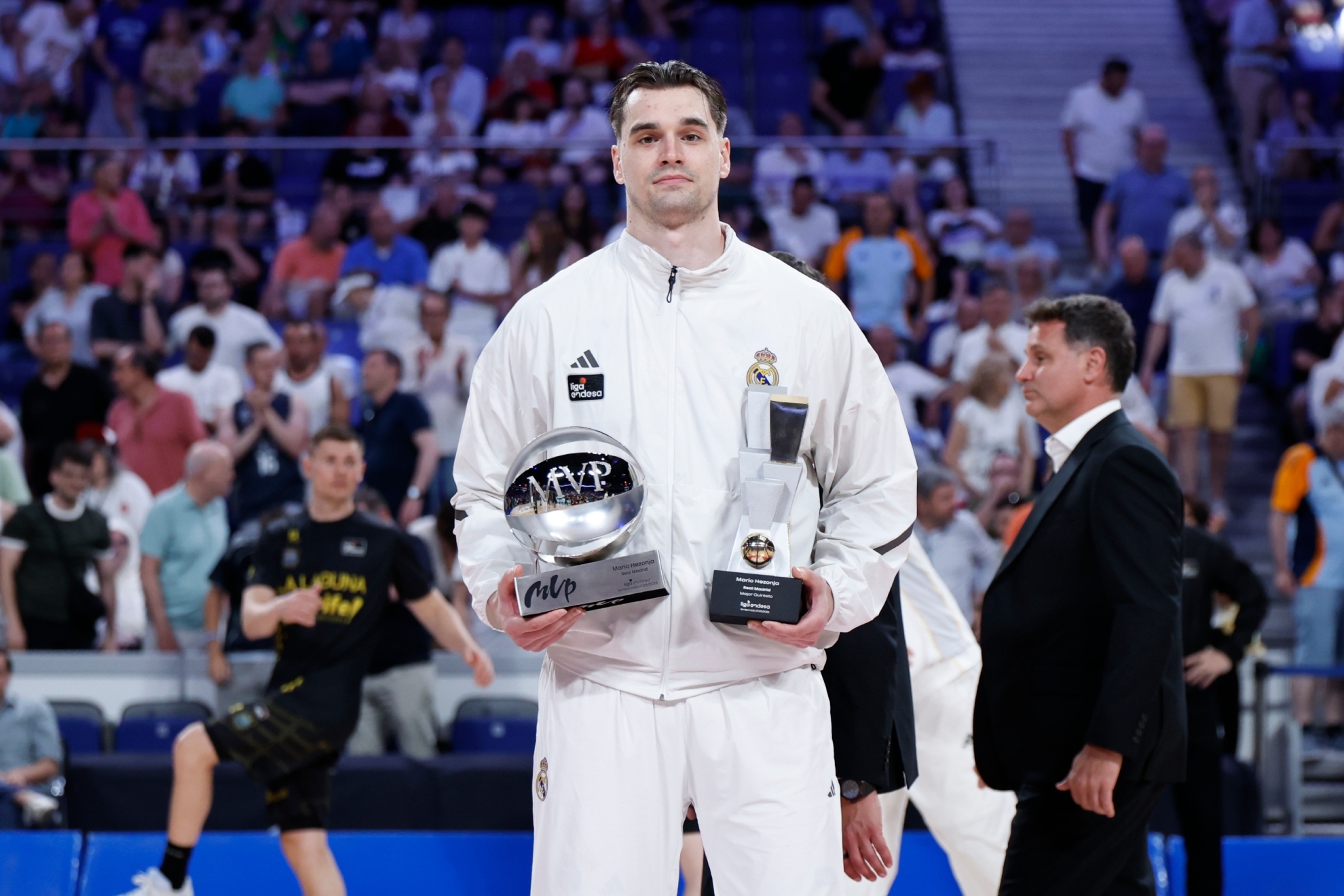 El Madrid hace oficial el adiós de Hezonja