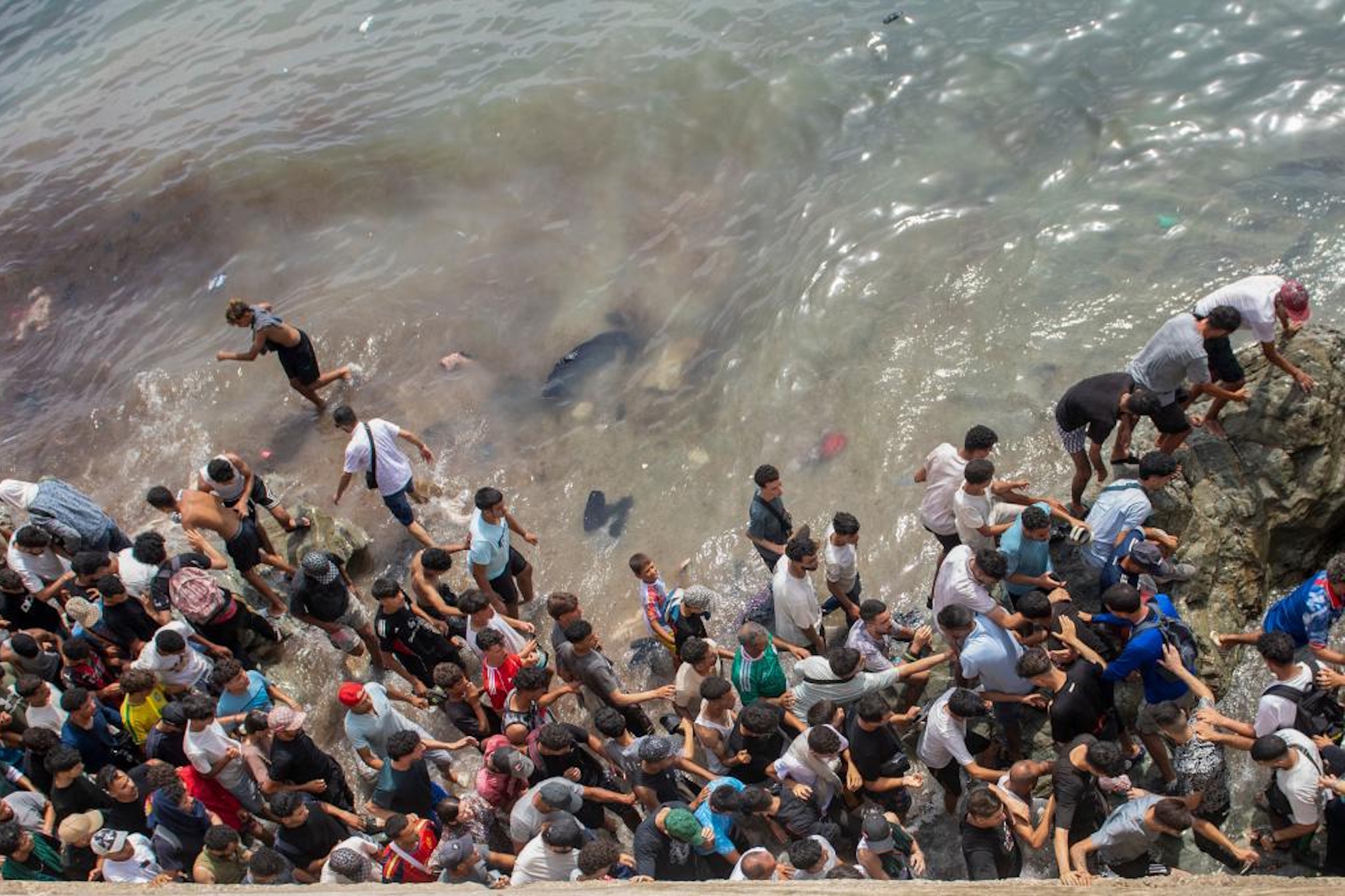 El Gobierno cifra en 48.300 los inmigrantes retornados a Marruecos desde Ceuta a las 18 horas