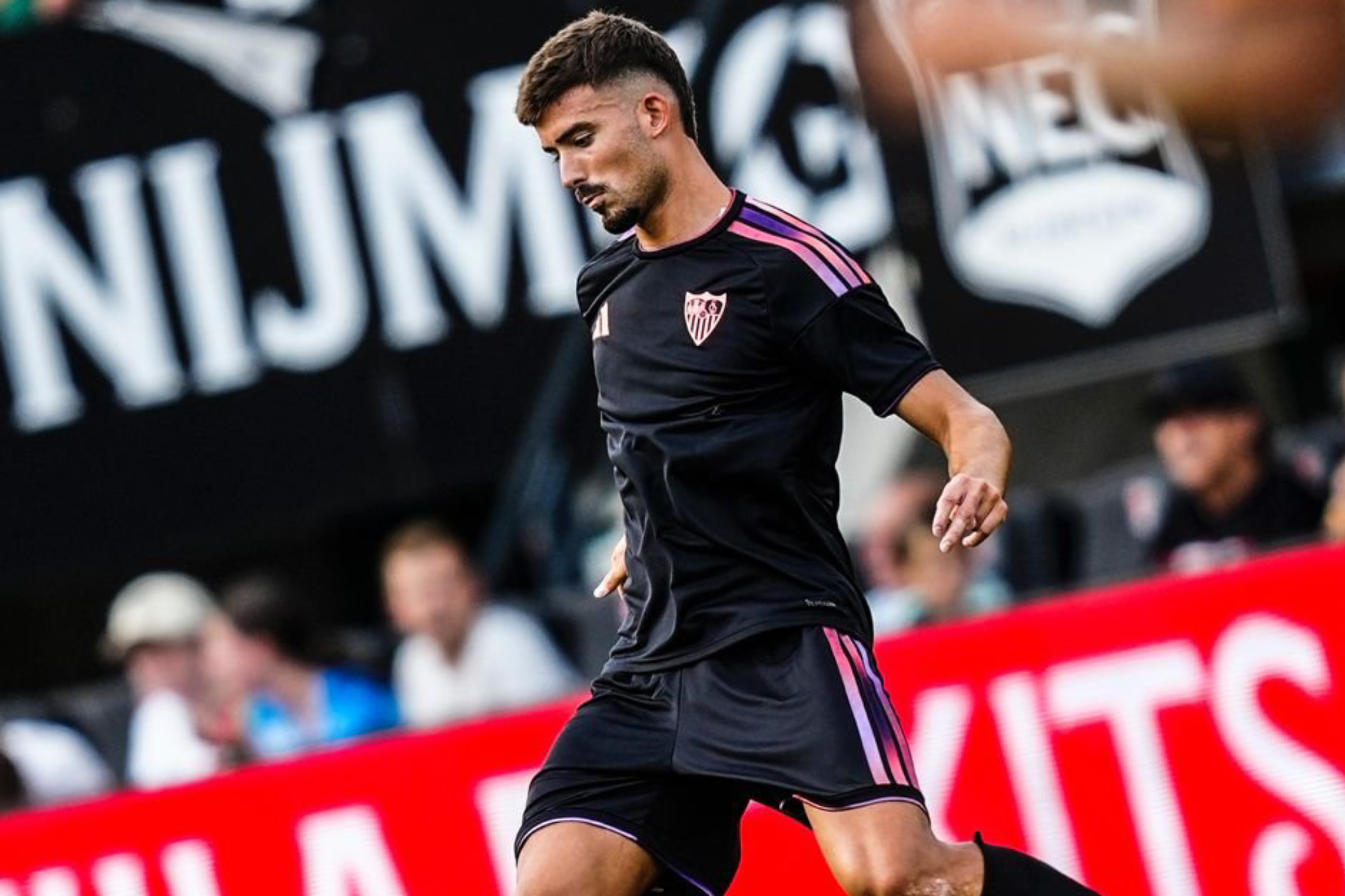 Kike Salas: "Estoy muy feliz aquí, en mi ciudad y en mi equipo"