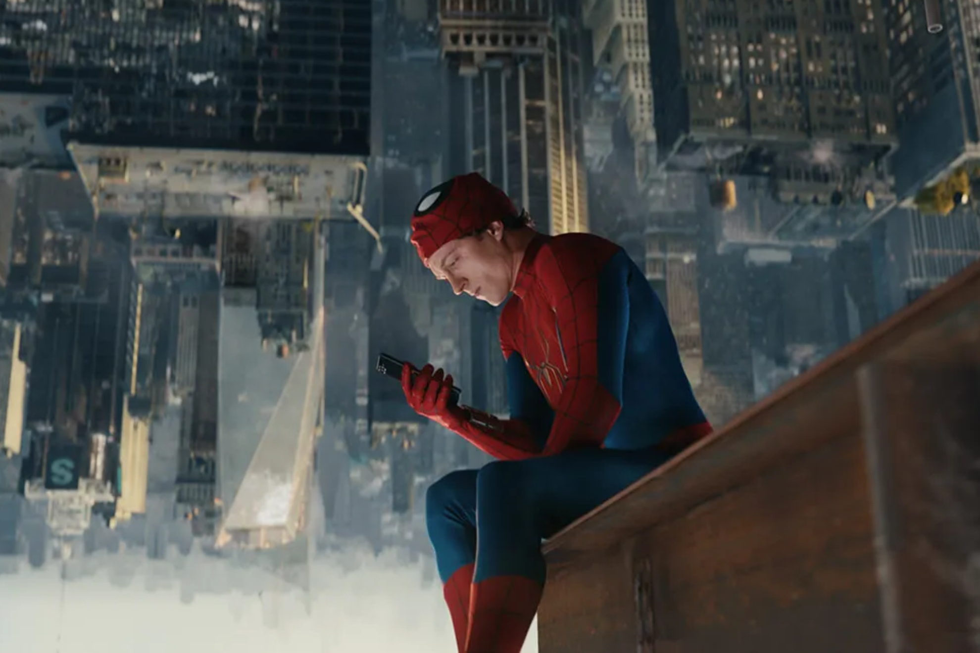 El cambio más sorprendente de Spider-Man no tiene nada que ver con el traje: Tom Holland explica por qué sustituye los rascacielos de Nueva York por Londres