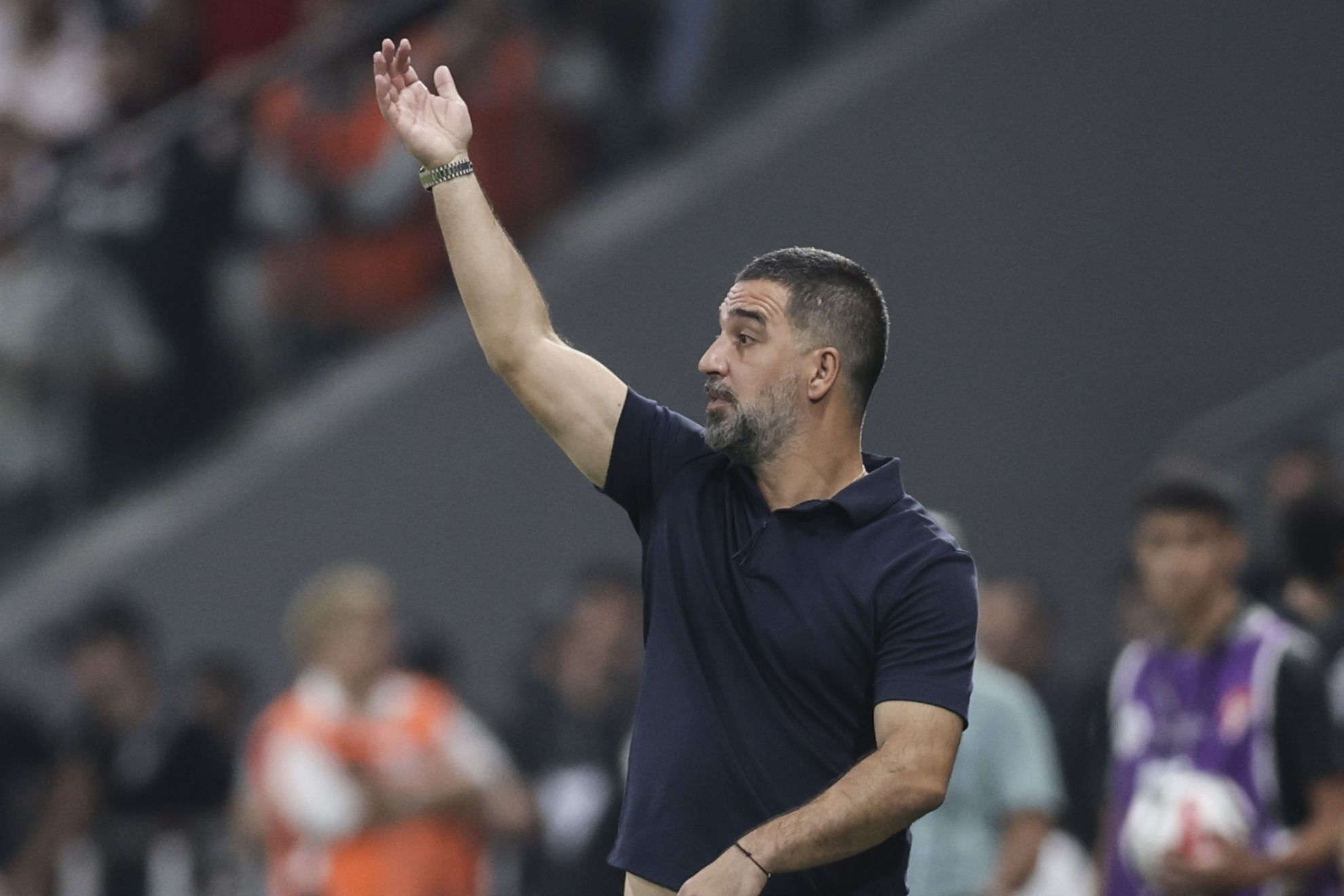 Arda Turan y su Shakhtar arrancan aplastando la defensa del título