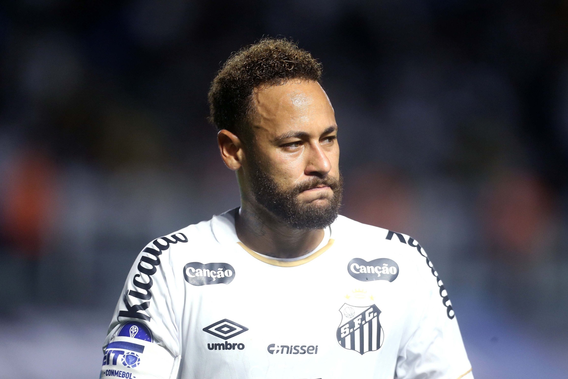 Neymar deja su retirada en el aire