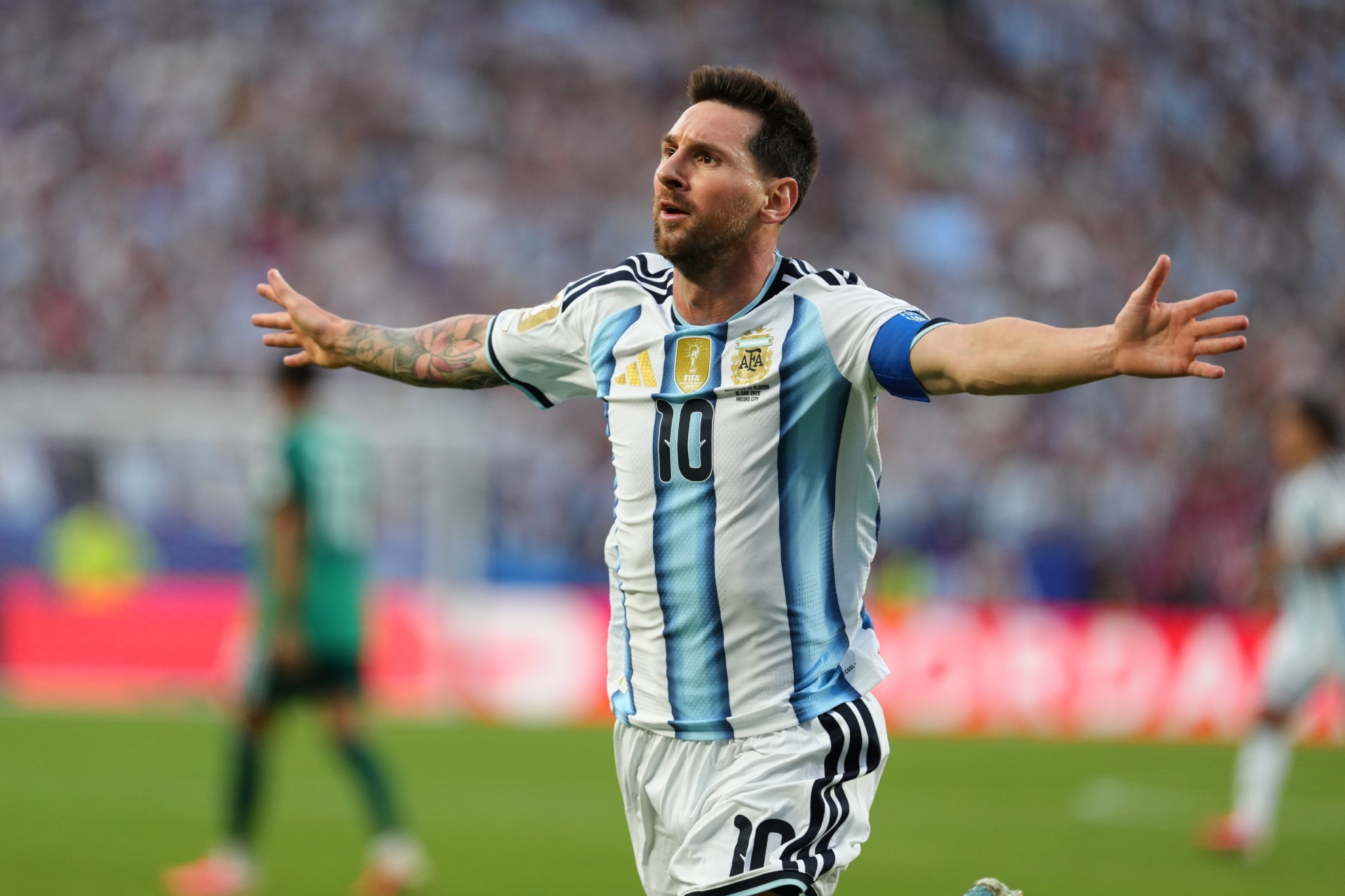 Isabel Díaz Ayuso anuncia que Lionel Messi ha donado 80.000 euros para los incendios de Madrid