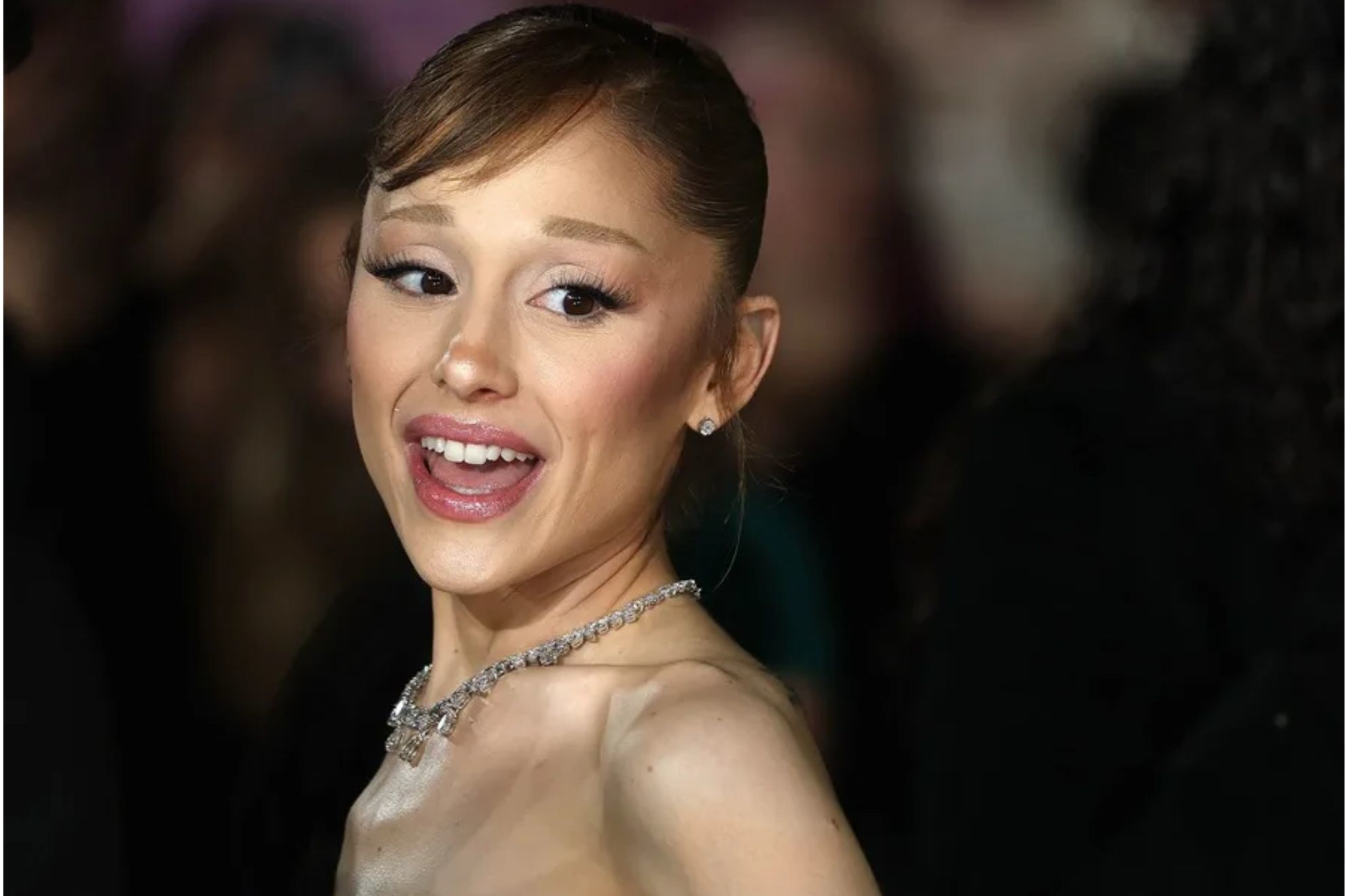 Ariana Grande anuncia en pleno concierto que se retira temporalmente: “En silencio, hace mucho tiempo”