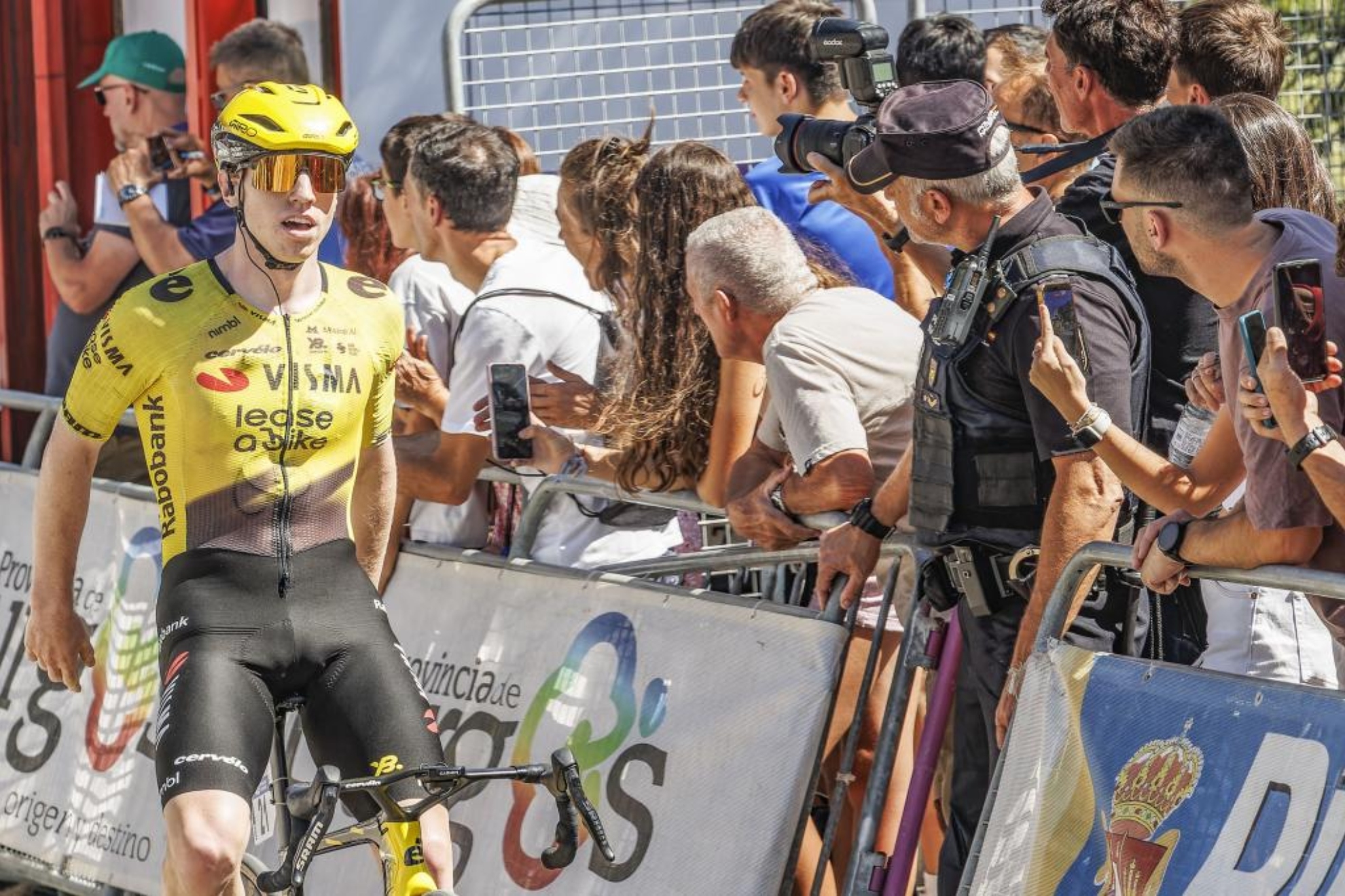 Brennan Johnson se impone de nuevo al esprint y Gall conserva el liderato