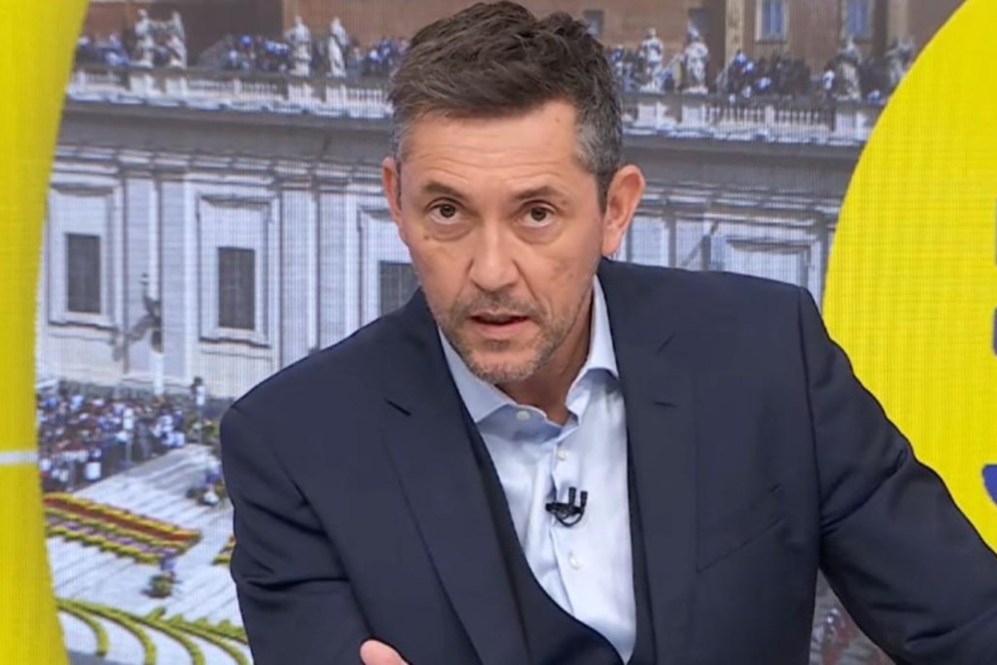 Javier Ruiz se emociona al despedirse de 'Mañaneros 360' y de RTVE: "Ha sido un orgullo servirles en esta trinchera"