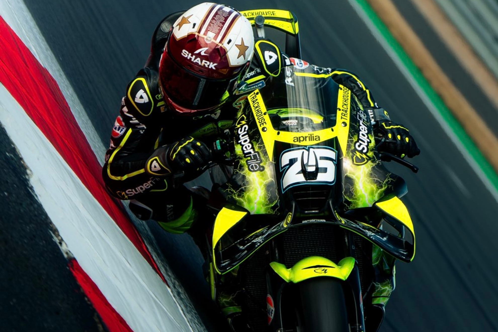 Raúl Fernández gana, Jorge Martín es más líder y Marc Márquez sufre