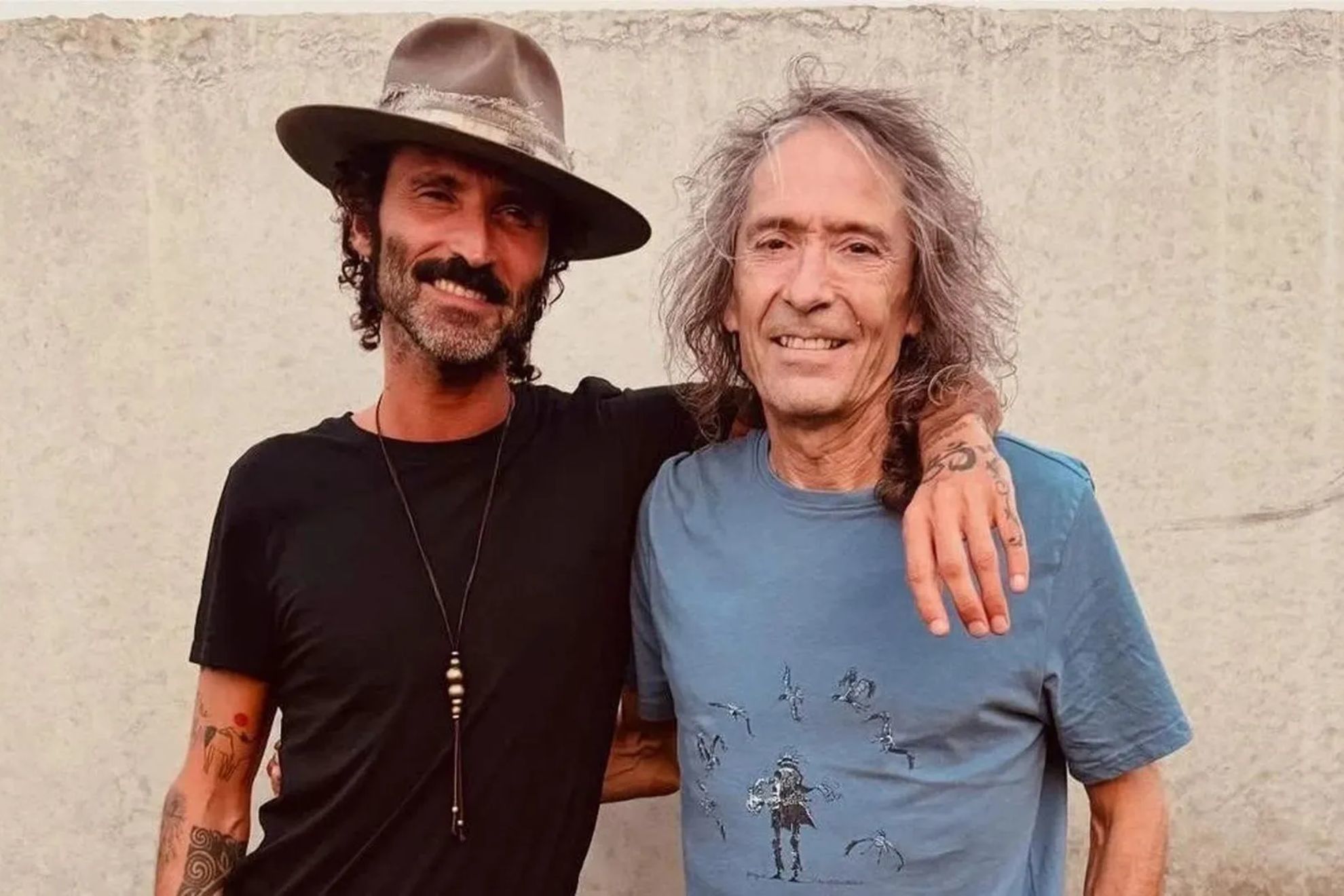 El sentido homenaje de Leiva a Robe en Sonorama cantando ‘El hombre pájaro’: “Desde ya pido perdón”