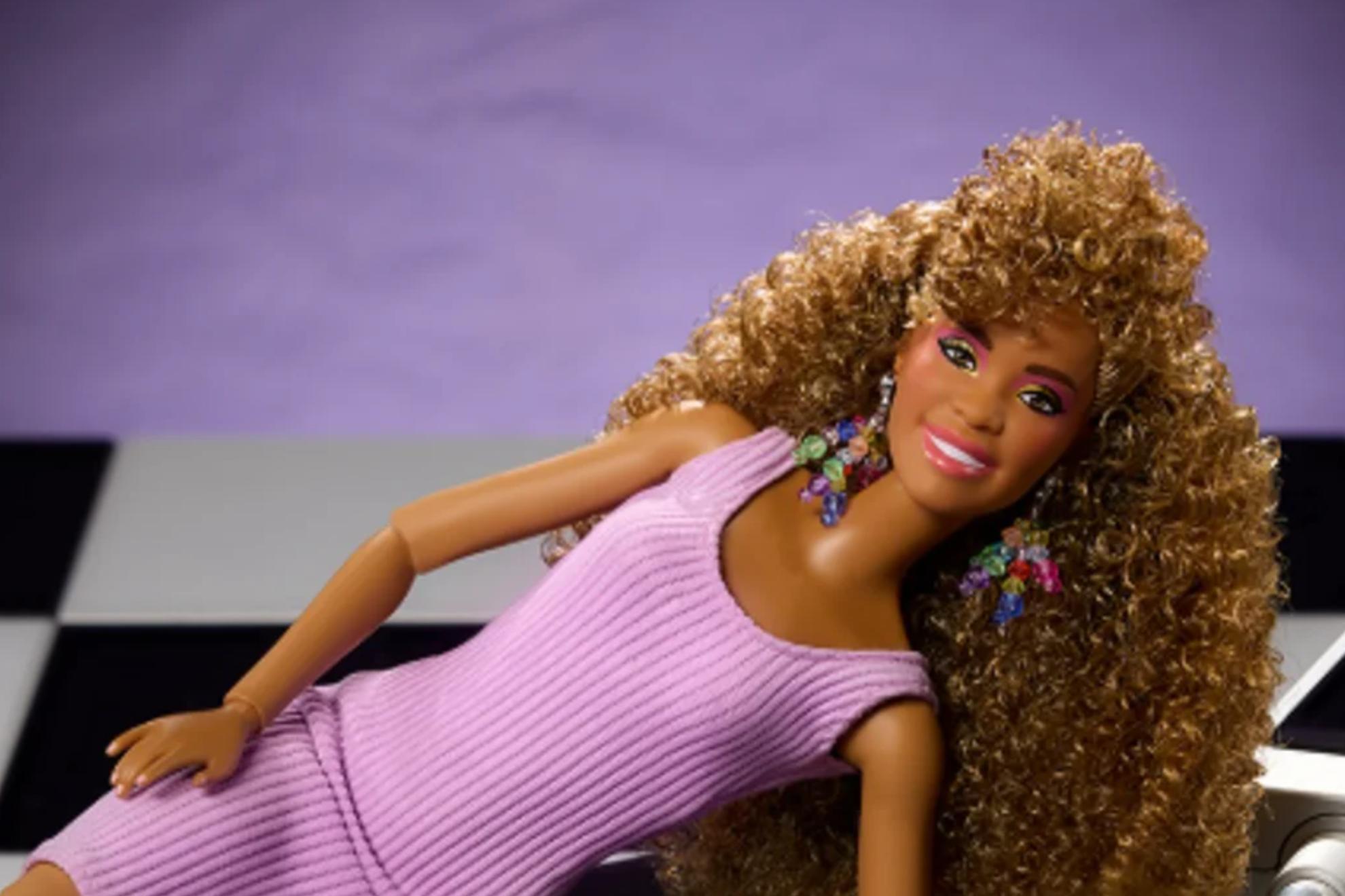 Mattel lanza una Barbie de Whitney Houston tras más de 20 años de negociaciones