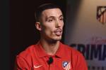Grimaldo: "Soy un lateral ofensivo, pero con los años he aprendido a saber en qué momento tengo que defender"