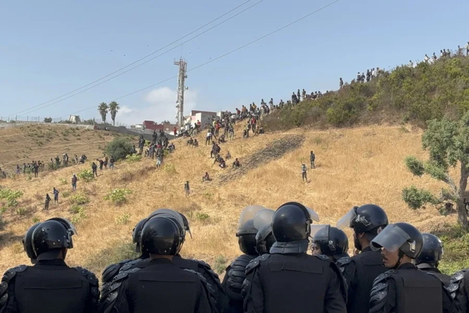 El Ministerio del Interior de Marruecos obliga a los periodistas de TVE y EFE a abandonar Castillejos: “Cumplir instrucciones”