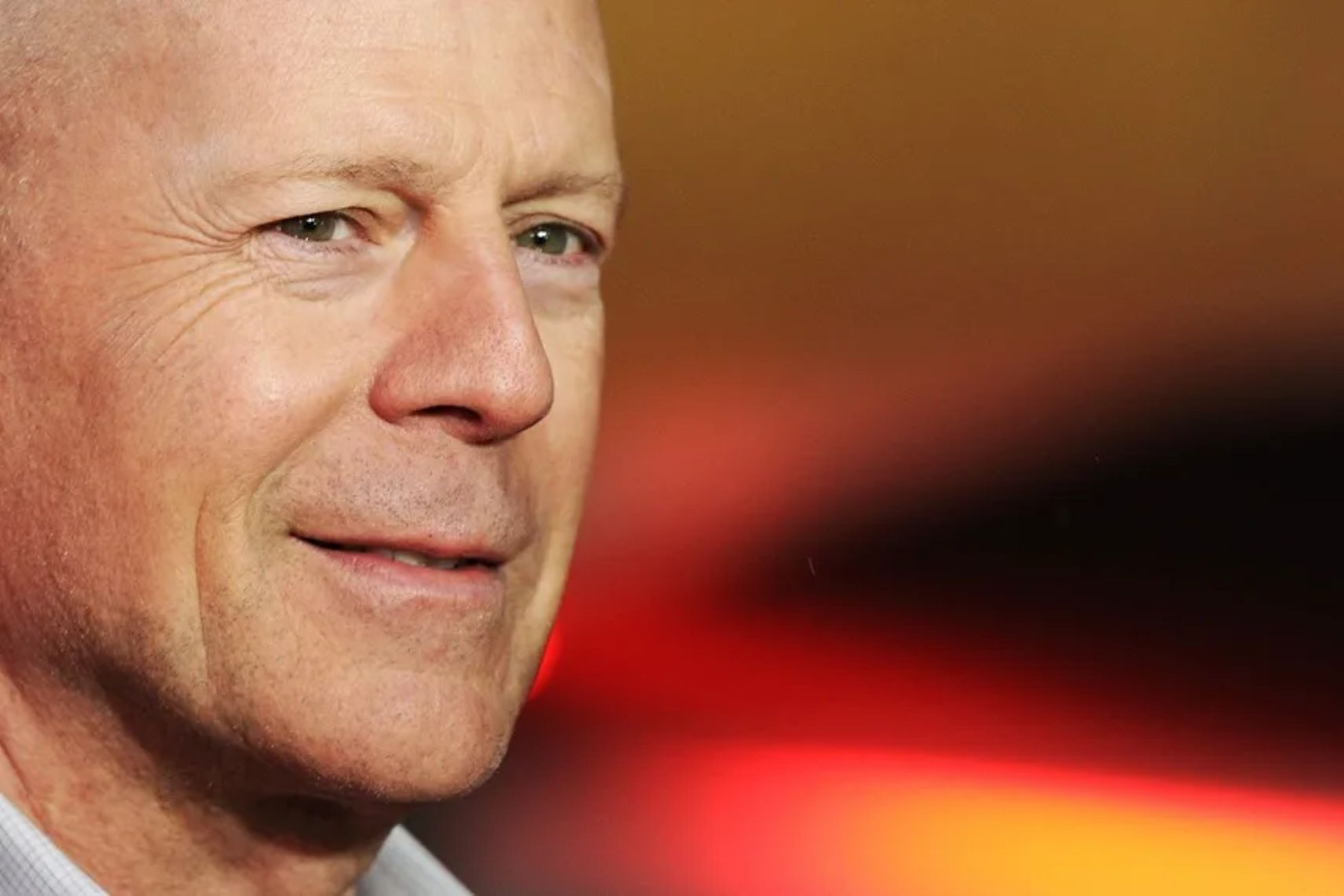 Bruce Willis vuelve a aparecer en público en la boda de su hija Tallulah