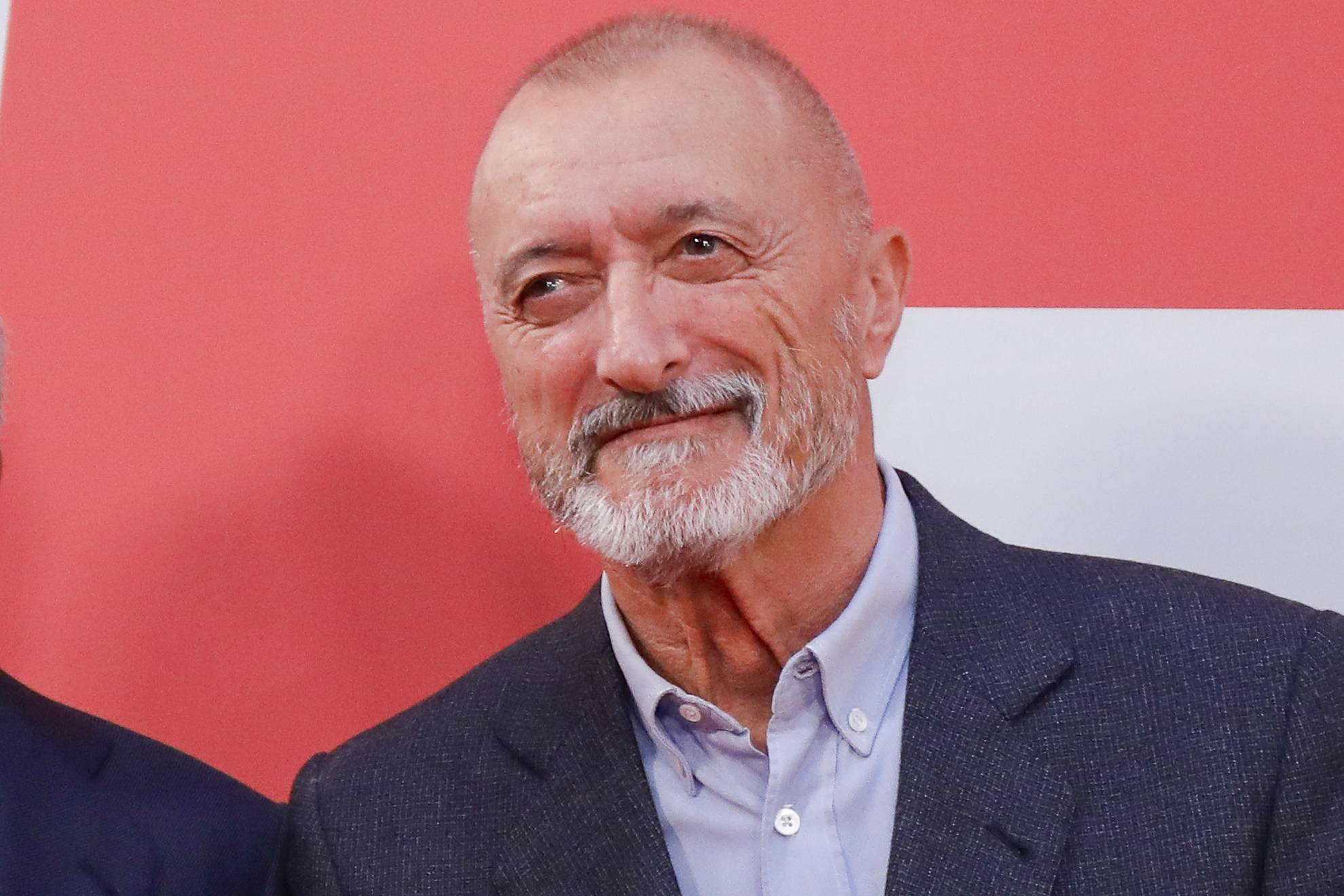 Arturo Pérez-Reverte se posiciona tras escuchar "atletas y atletos": "La imbecilidad no tiene límites"