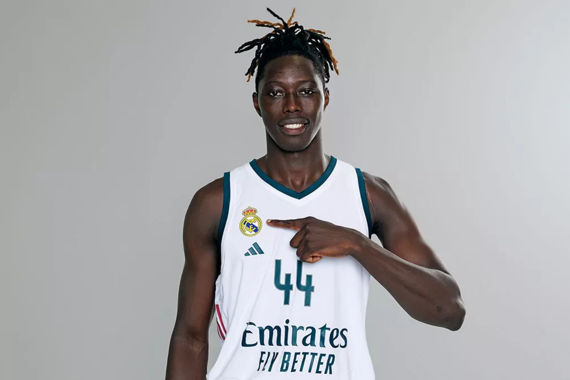El Madrid anuncia el fichaje de Ely Ndiaye