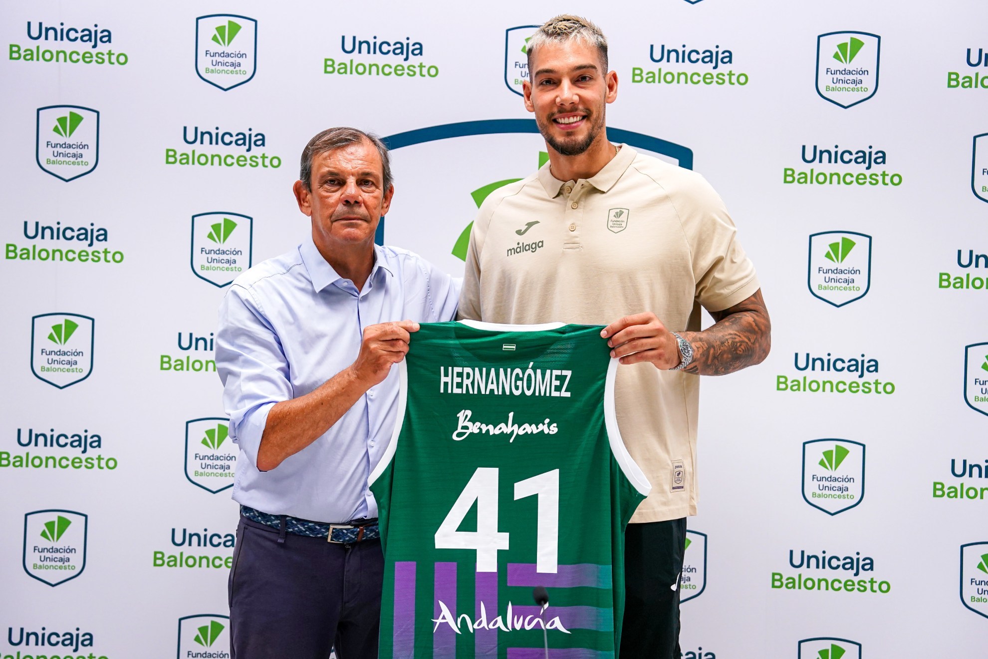 El Unicaja presenta al 'soldado' Willy Hernangómez