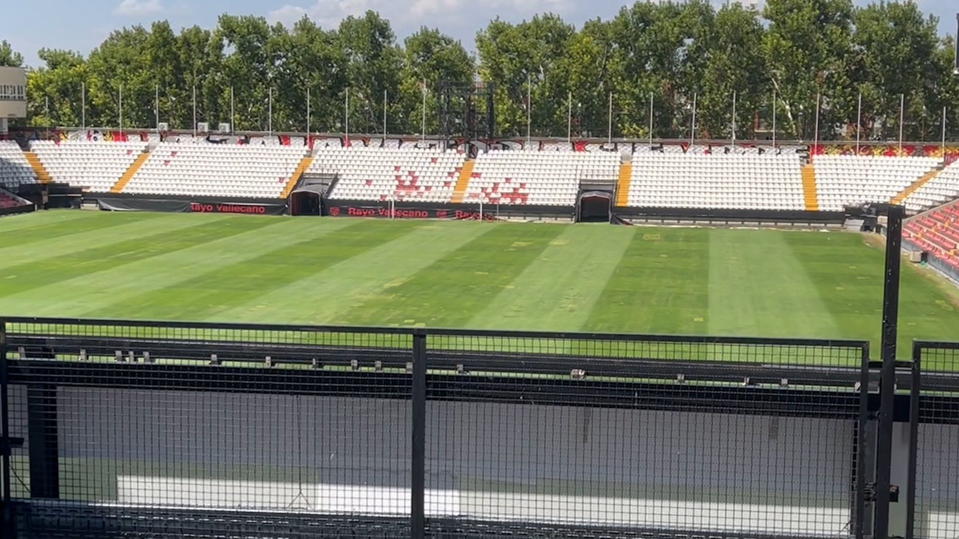 El Rayo acelera para jugar en Vallecas ante el Alavés