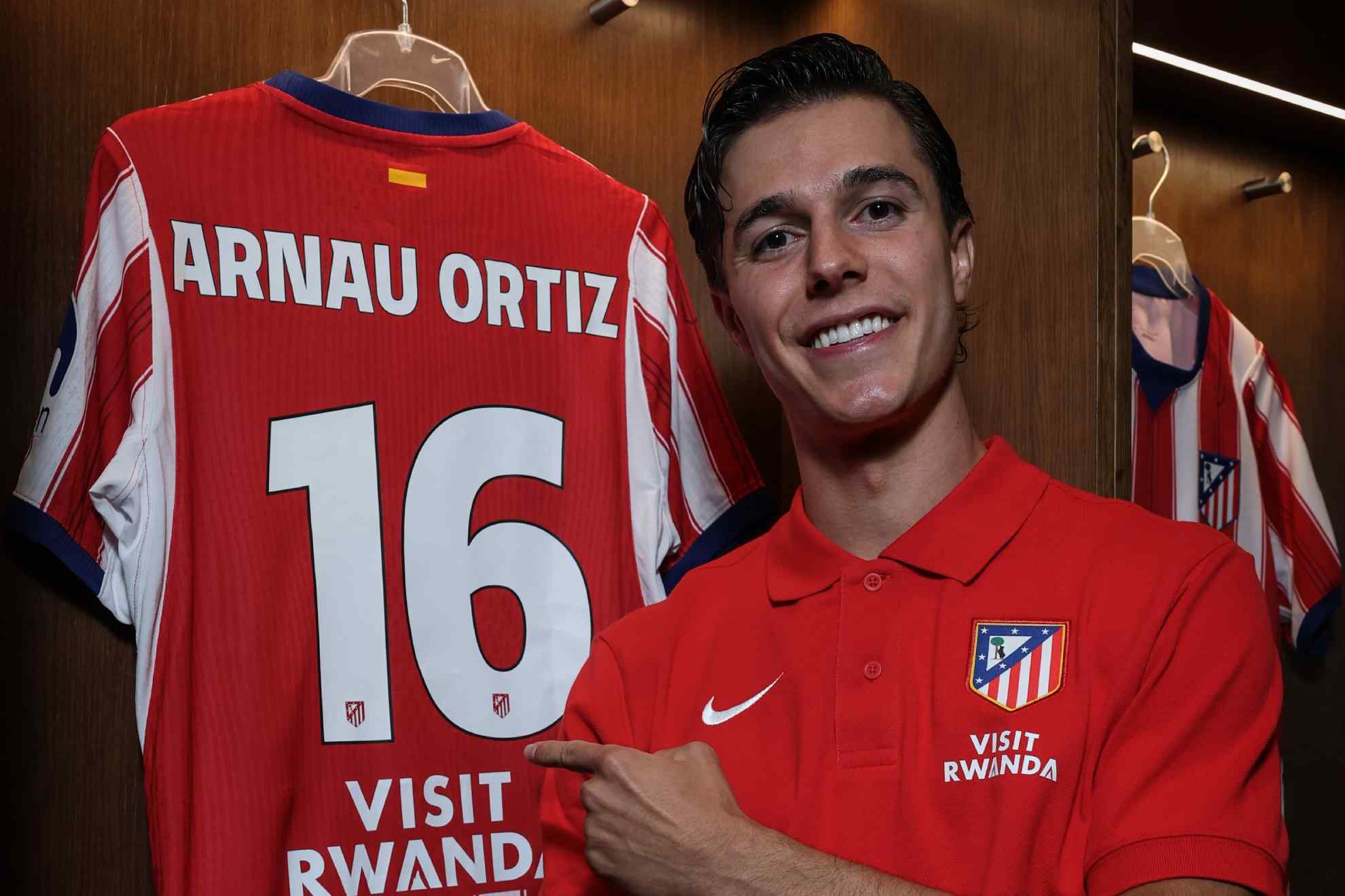El Atlético de Madrid confirma a Arnau Ortiz como jugador del primer equipo