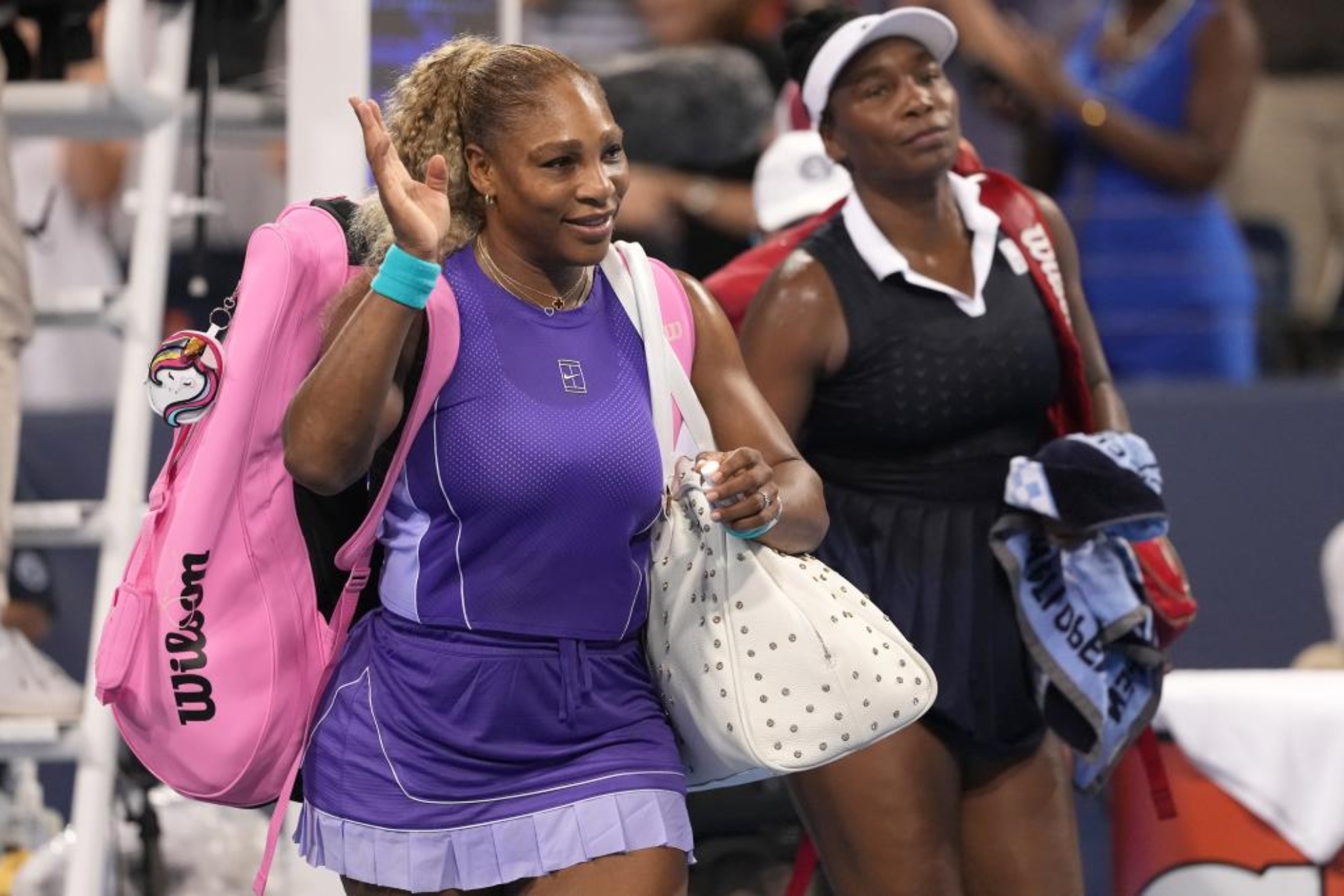 Serena y Venus Williams pierden en su regreso al dobles