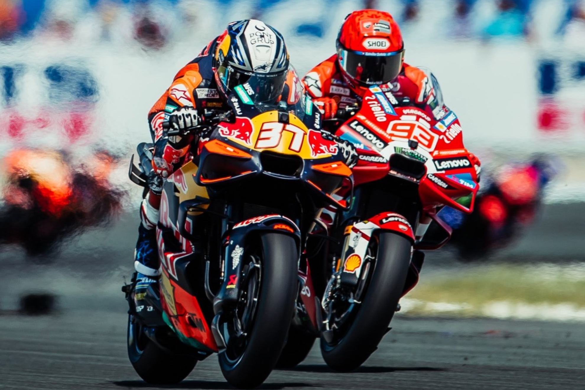 Acosta mira de reojo a Marc Márquez y Ducati: "No tengo presión"