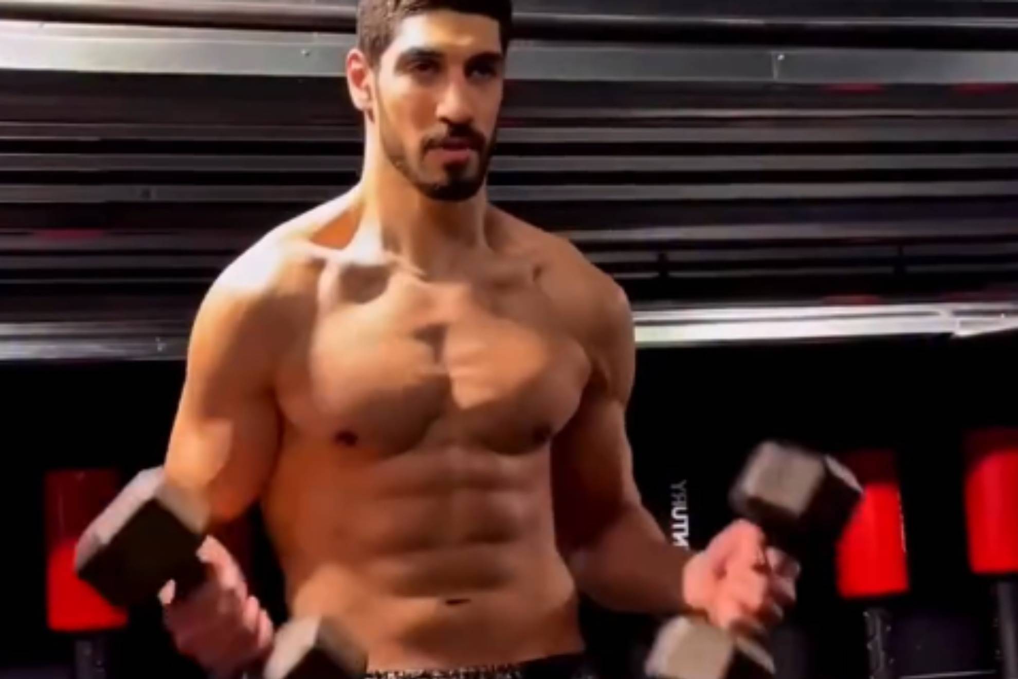 Kanter recluta a ocho jugadores que "consideran declararse mujeres" para jugar en la WNBA y ganar más dinero