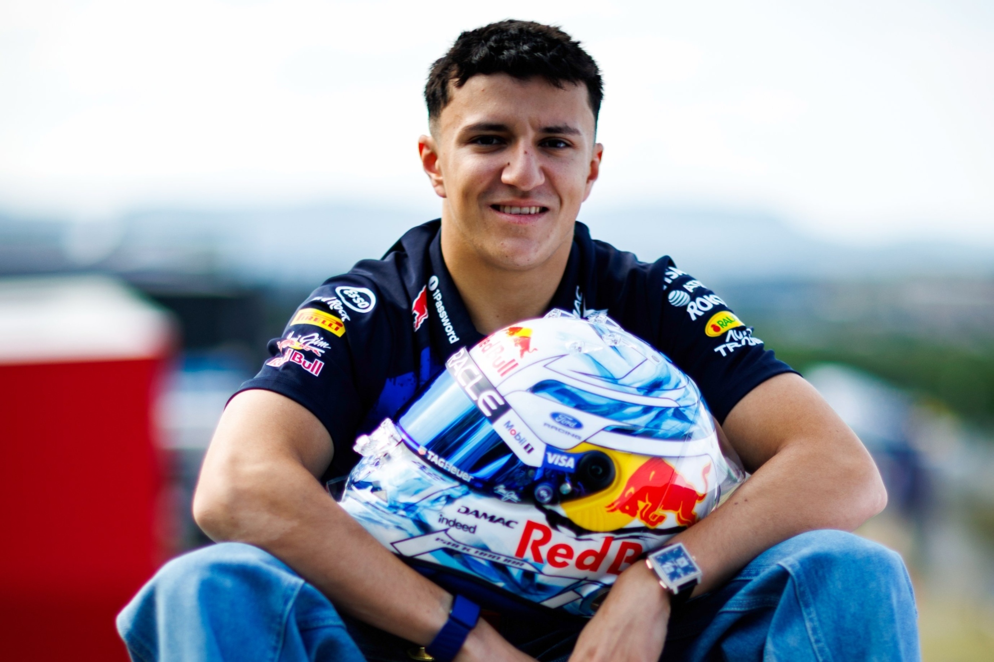 Drama en Red Bull: Hadjar se rompe y su Gran Premio pende de un hilo