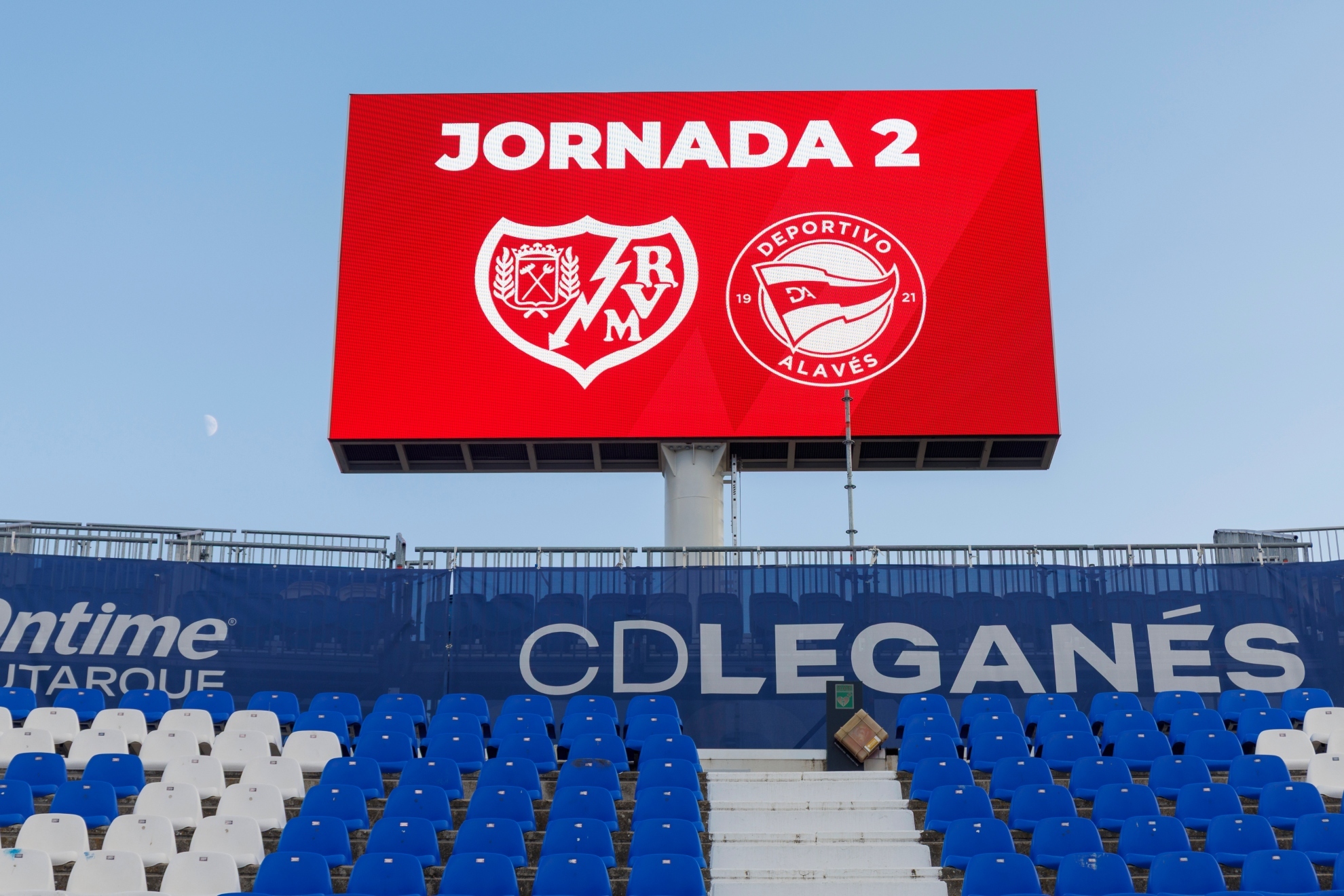 Un Butarque bajo mínimos en el Rayo Vallecano - Alavés
