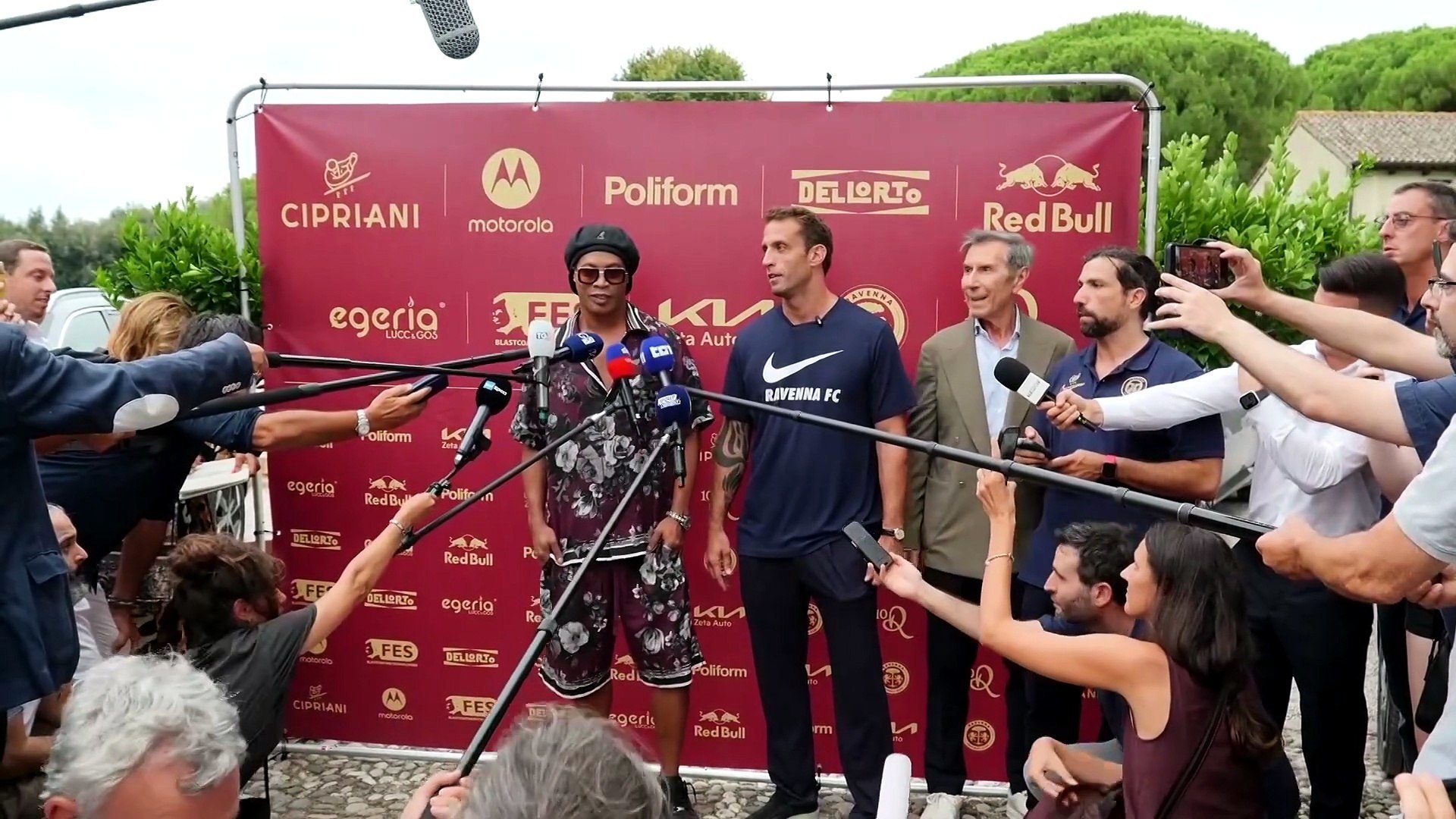 Ronaldinho ficha por el Ravenna con 46 años en busca del "sueño" de su gol 300: "Estoy en forma"