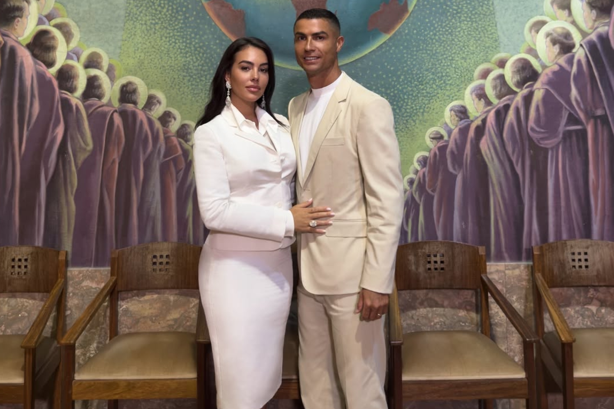 Georgina Rodríguez adopta formalmente a los tres hijos mayores de Cristiano Ronaldo, convirtiéndose legalmente en su madre