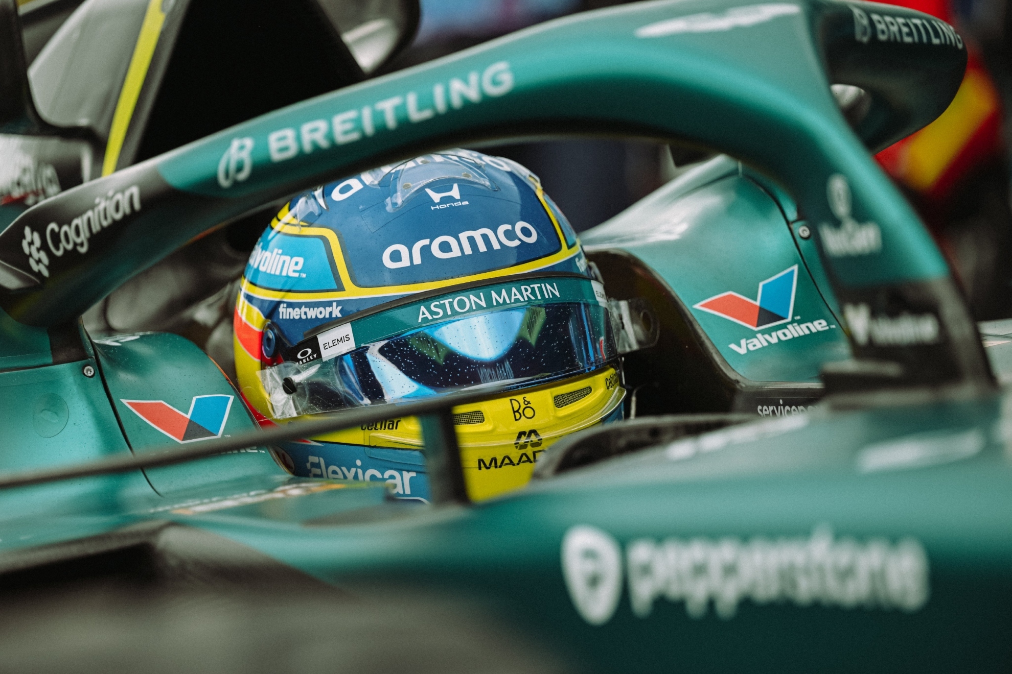 Alonso, un mensaje a Newey y más ilusión: "El Aston sobresale al ver la calidad de los coches"
