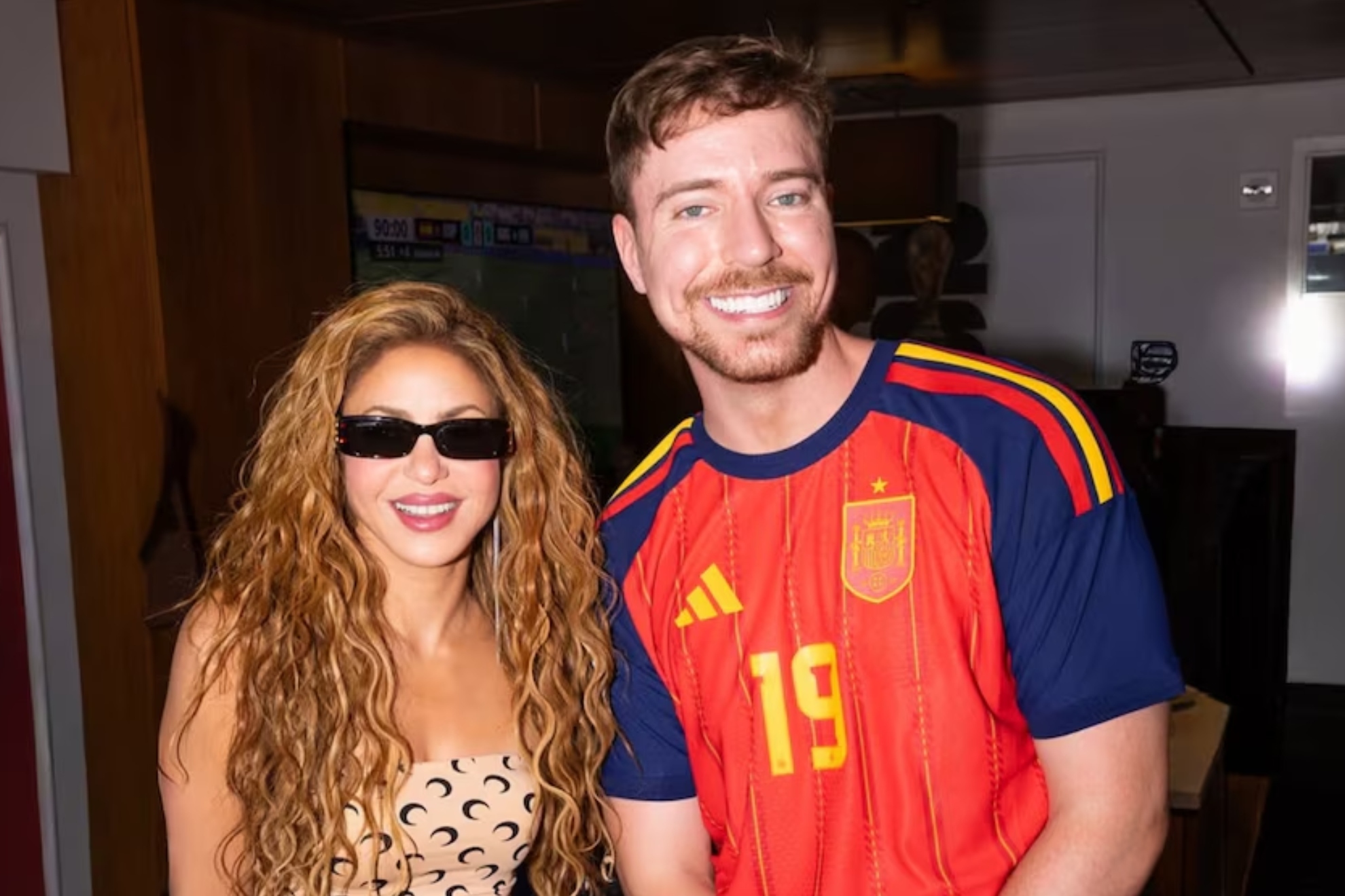Shakira confiesa a MrBeast la gran admiración que siente por él: “Soy tu fan. Ojalá hubiera más personas como tú en el mundo”