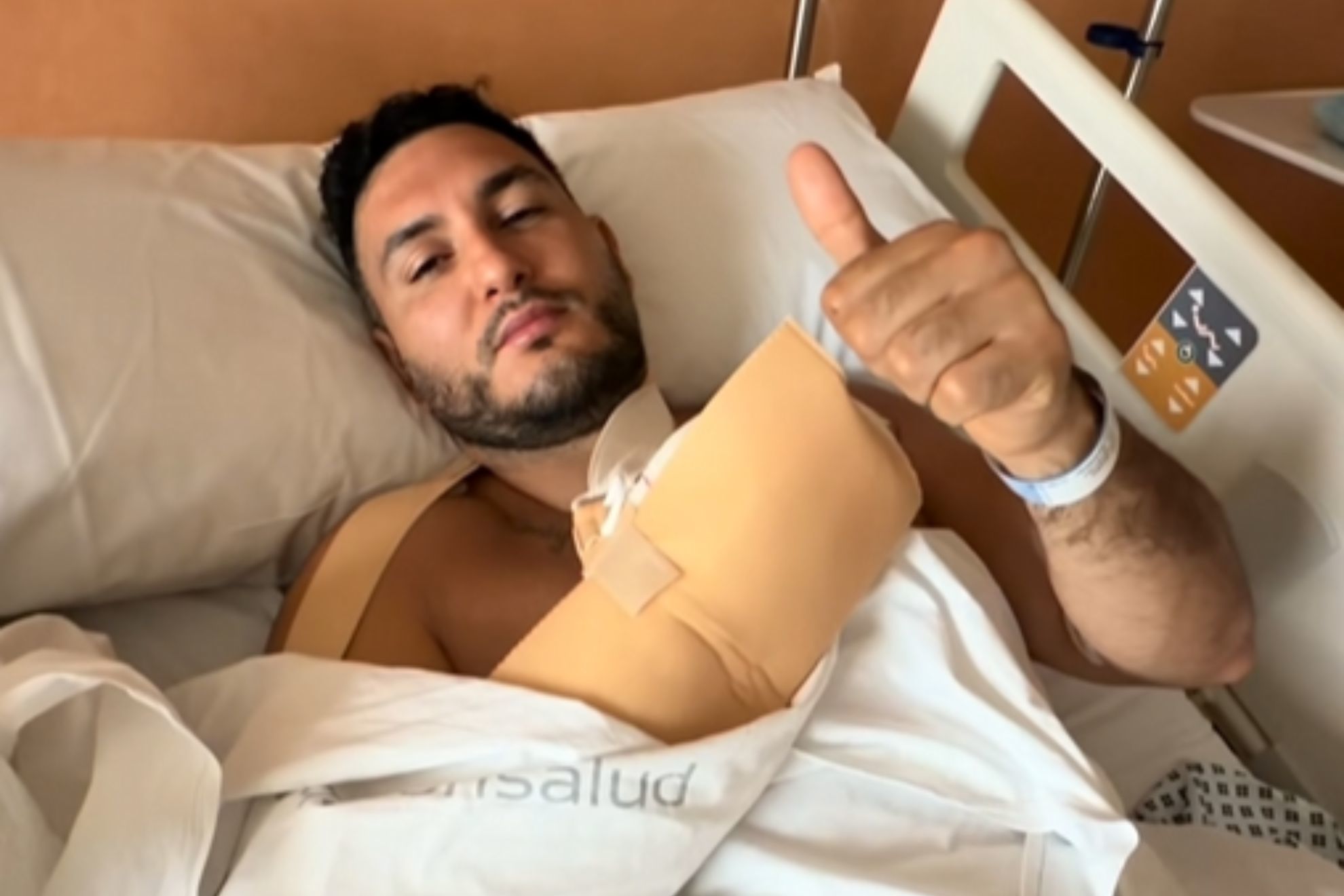 Omar Montes se aleja de pelear en ‘La velada del año VII’ tras ser operado de una fractura en la mano