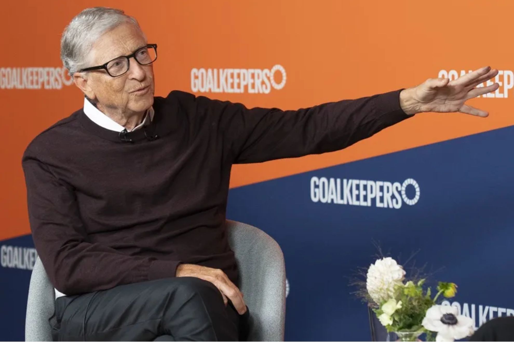 La propuesta de Bill Gates para que la IA no robe todos los trabajos a los humanos: “Empleos reservados”