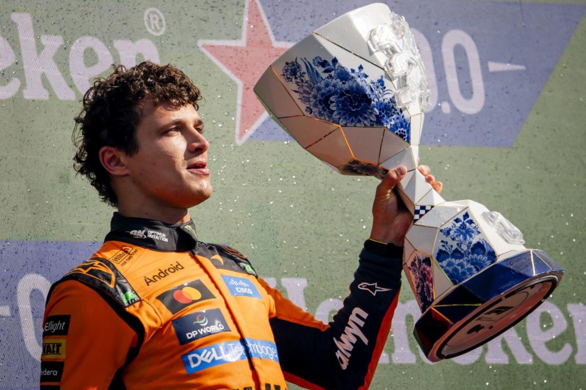 Lando Norris amplía su contrato con McLaren