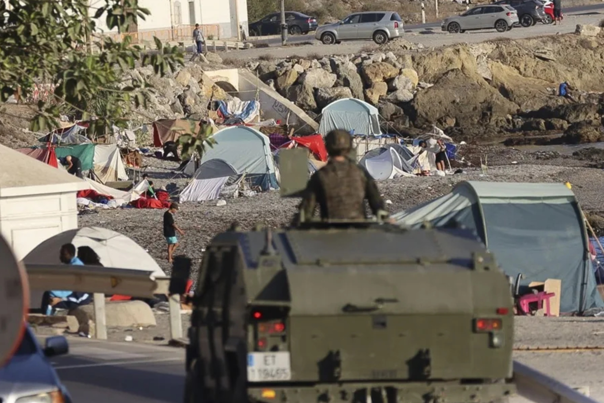 Cuatro detenidos en Ceuta tras apedrear a una patrulla militar y herir a un sargento