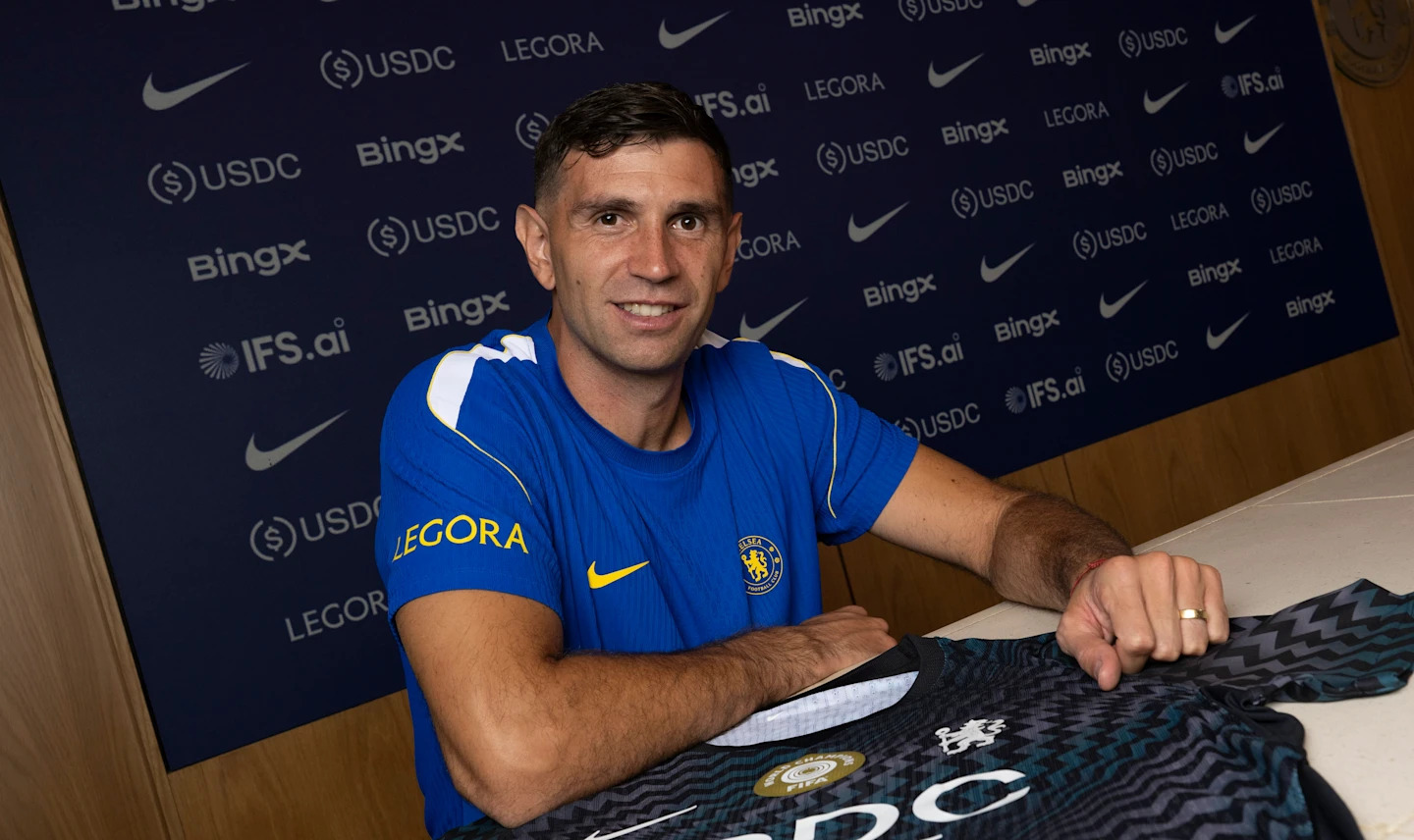 El ‘Dibu’ Martínez cambia a Emery por Xabi