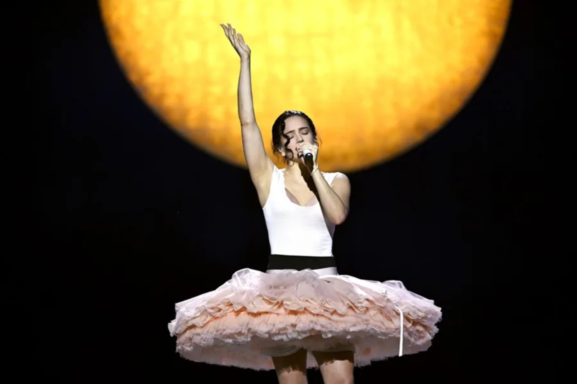 Rosalía rompe su propio techo: el Lux Tour supera los 100 millones y triplica lo que recaudó con Motomami
