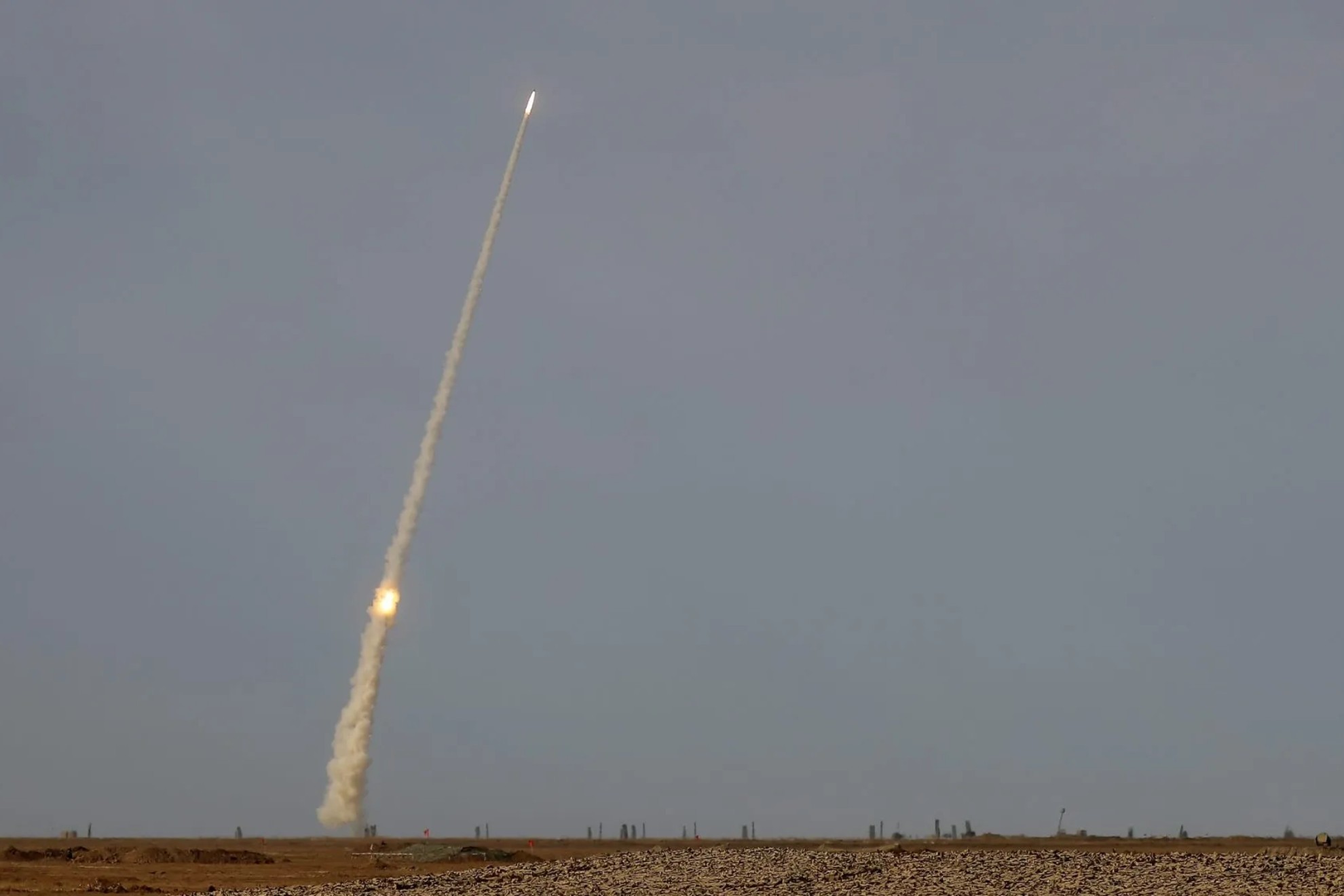 Estados Unidos bombardea de nuevo Irán y apunta a la Guardia Revolucionaria en plena escalada en el estrecho de Ormuz
