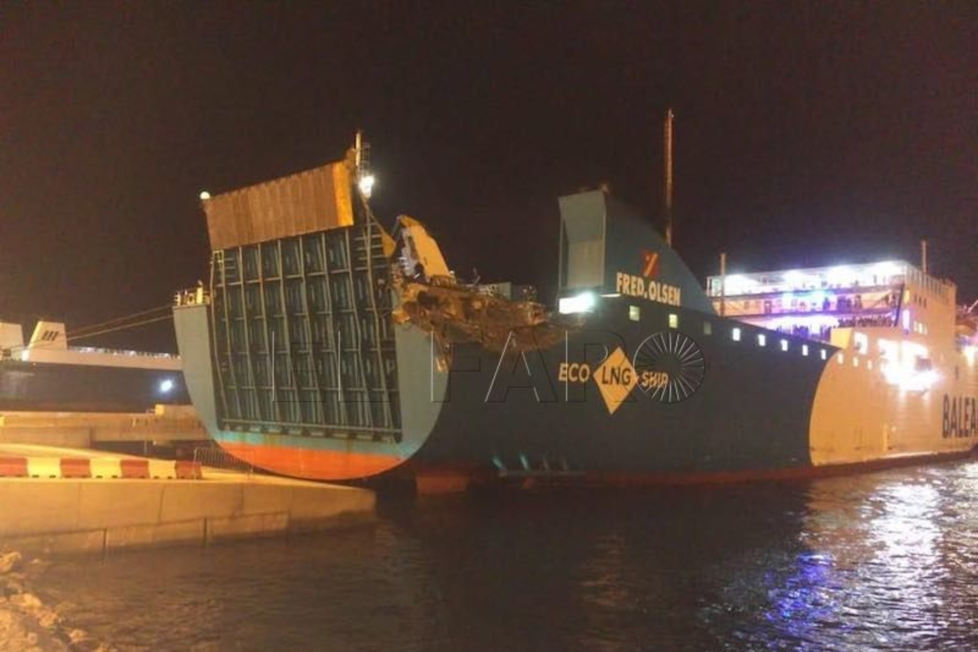 Dos mujeres mueren, y dos hombres heridos, al caer un coche al mar en el puerto de Algeciras cuando iban a embarcar a Tánger