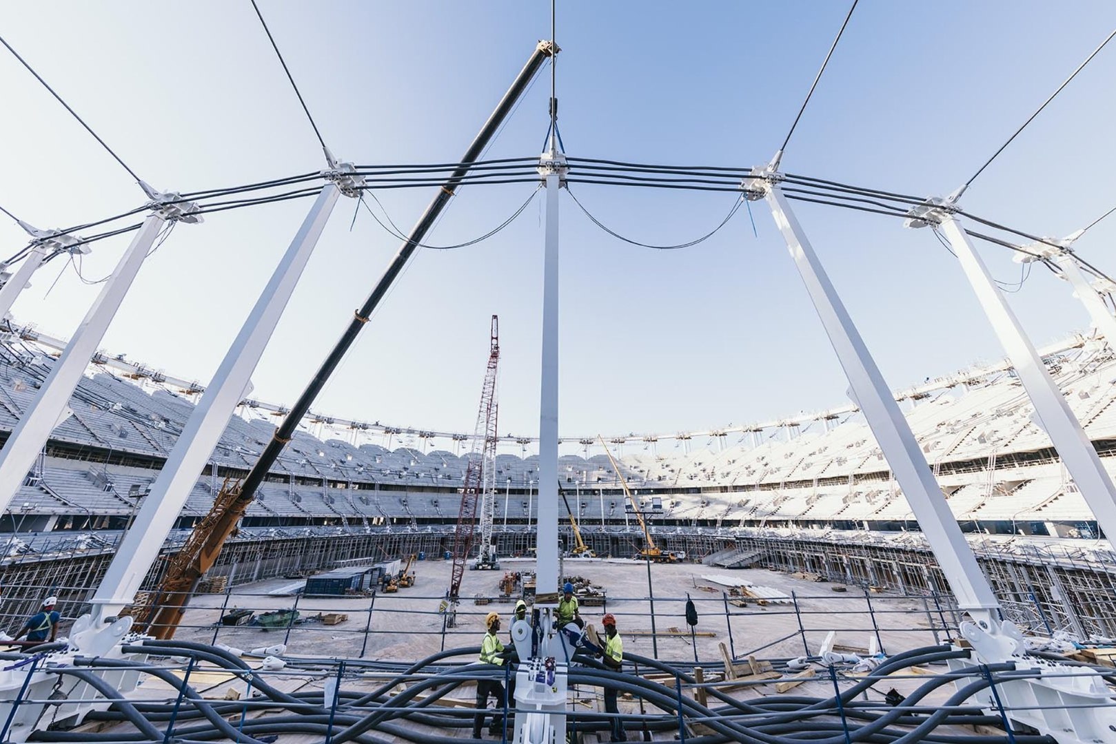 El Nou Mestalla inicia el izado de los cables de su cubierta en una de las fases clave de la obra
