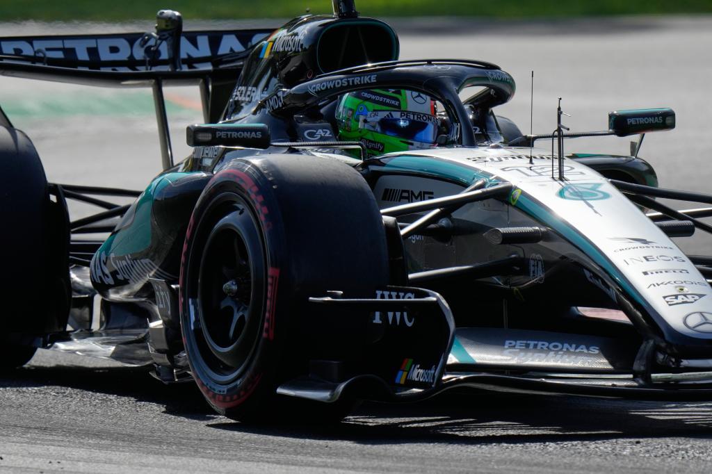 Sainz y Alonso escalan en la parrilla de Monza por las penalizaciones