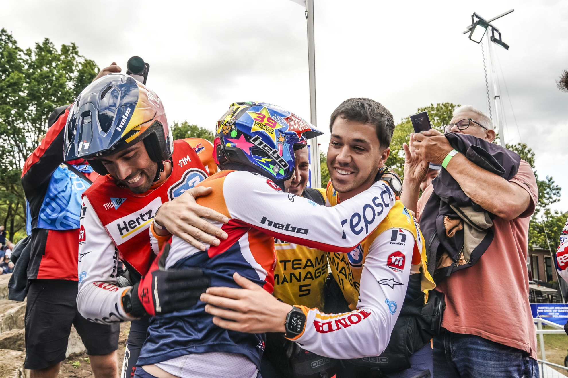 Bou acaricia el título: a una carrera de convertirse en 40 veces campeón del mundo