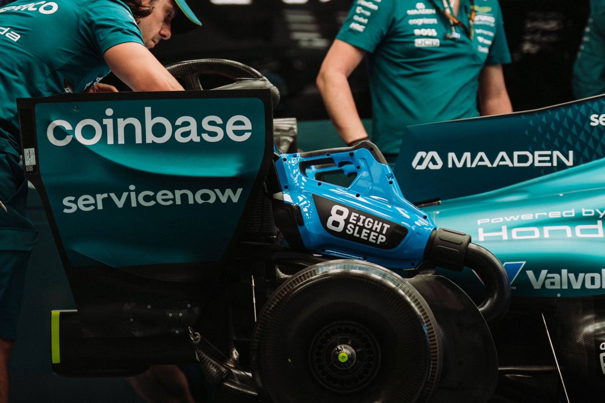 Alonso saldrá desde el pit tras los problemas del motor Honda