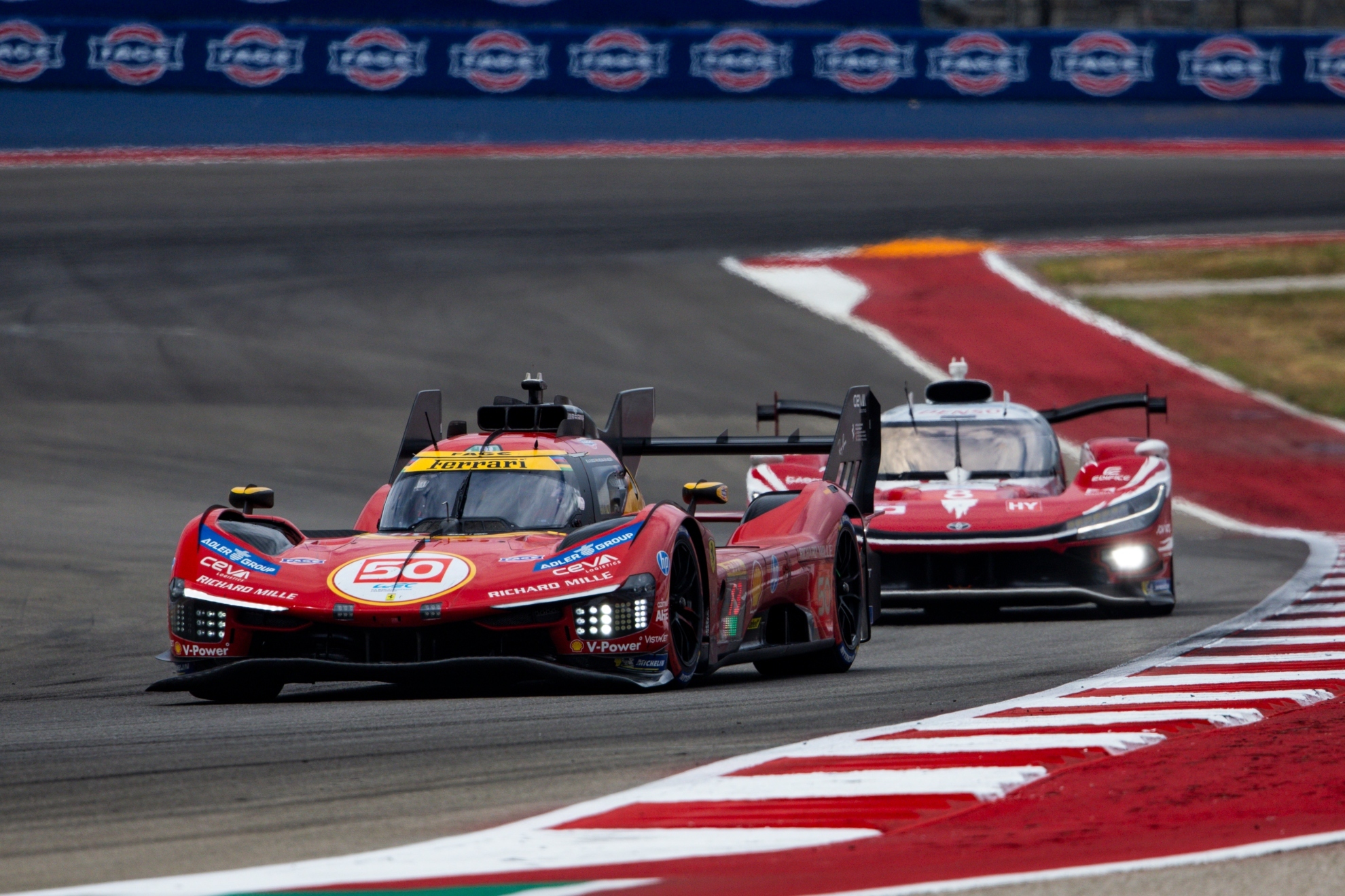 Miguel Molina gana en COTA en otro desenlace dramático para Toyota