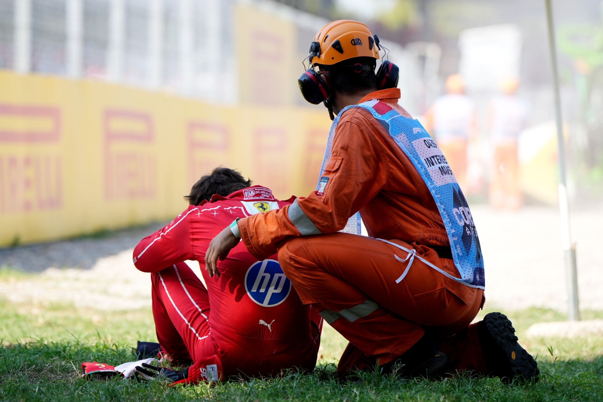 El desastre de Monza: Hamilton explota y Ferrari pide perdón