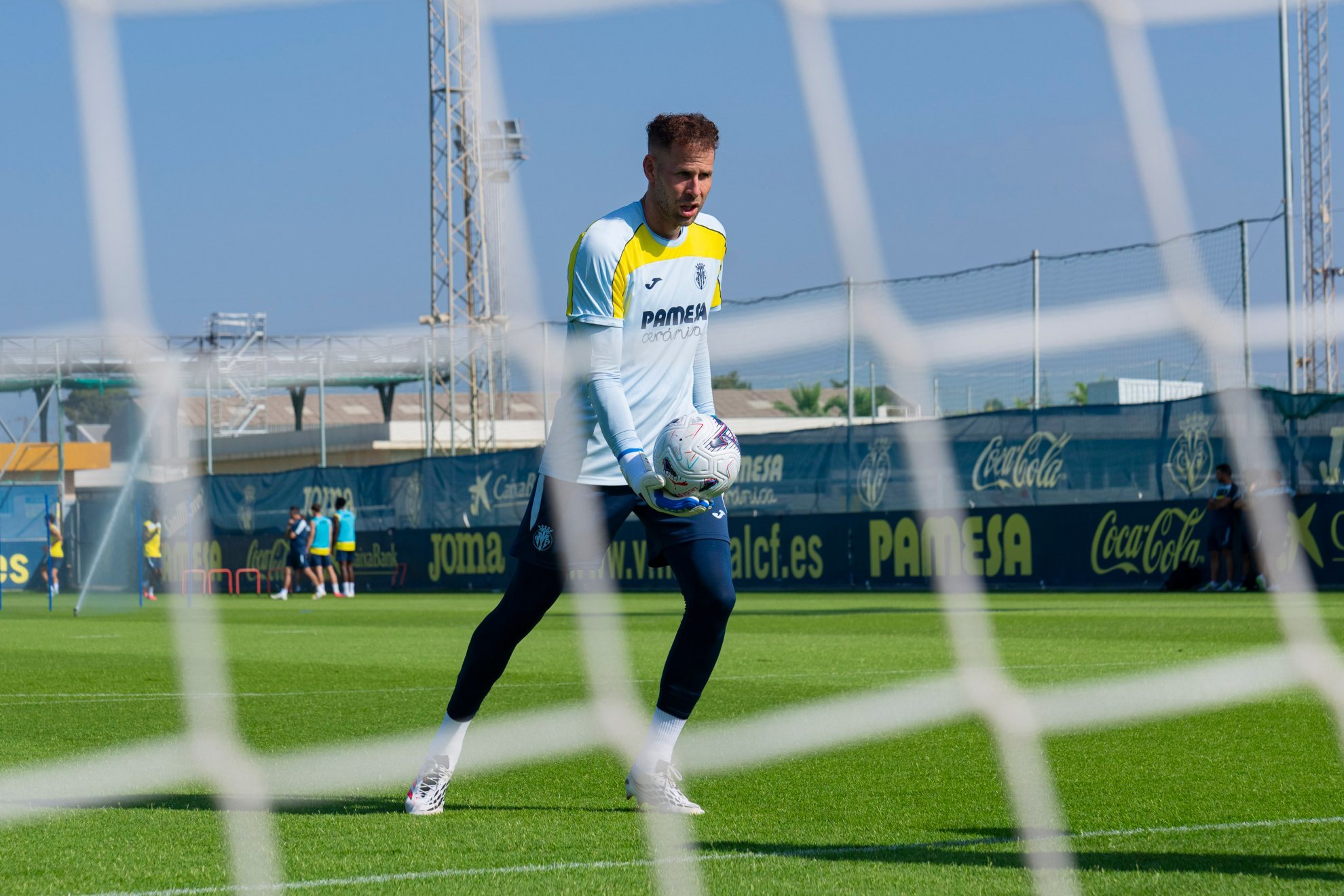 La hora de Gulacsi en un escenario nada extraño para el portero del Villarreal