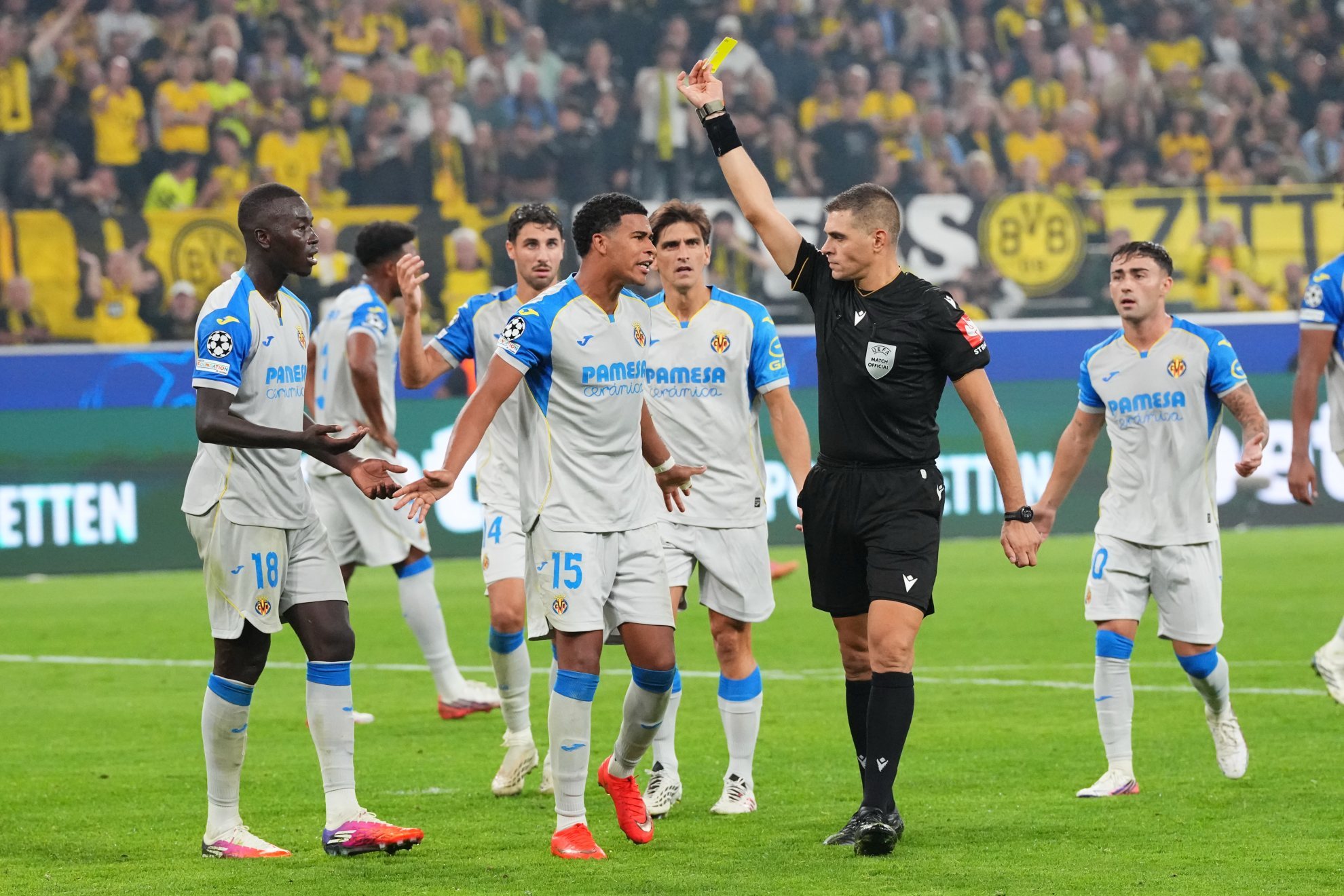 Mouriño carga contra el árbitro: "Se sintió presionado por el campo y pitó penalti"