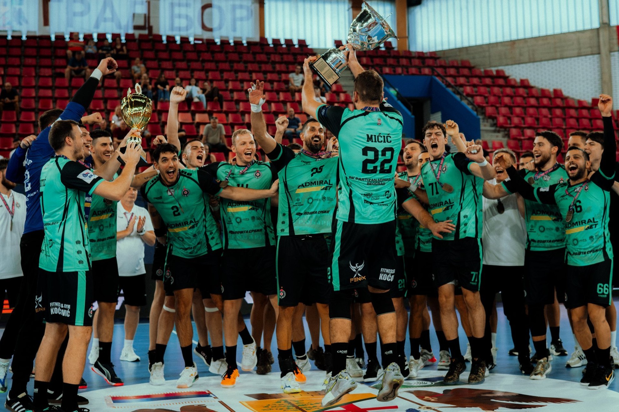 El Partizan vuelve a la Champions liderado por el técnico Raúl González