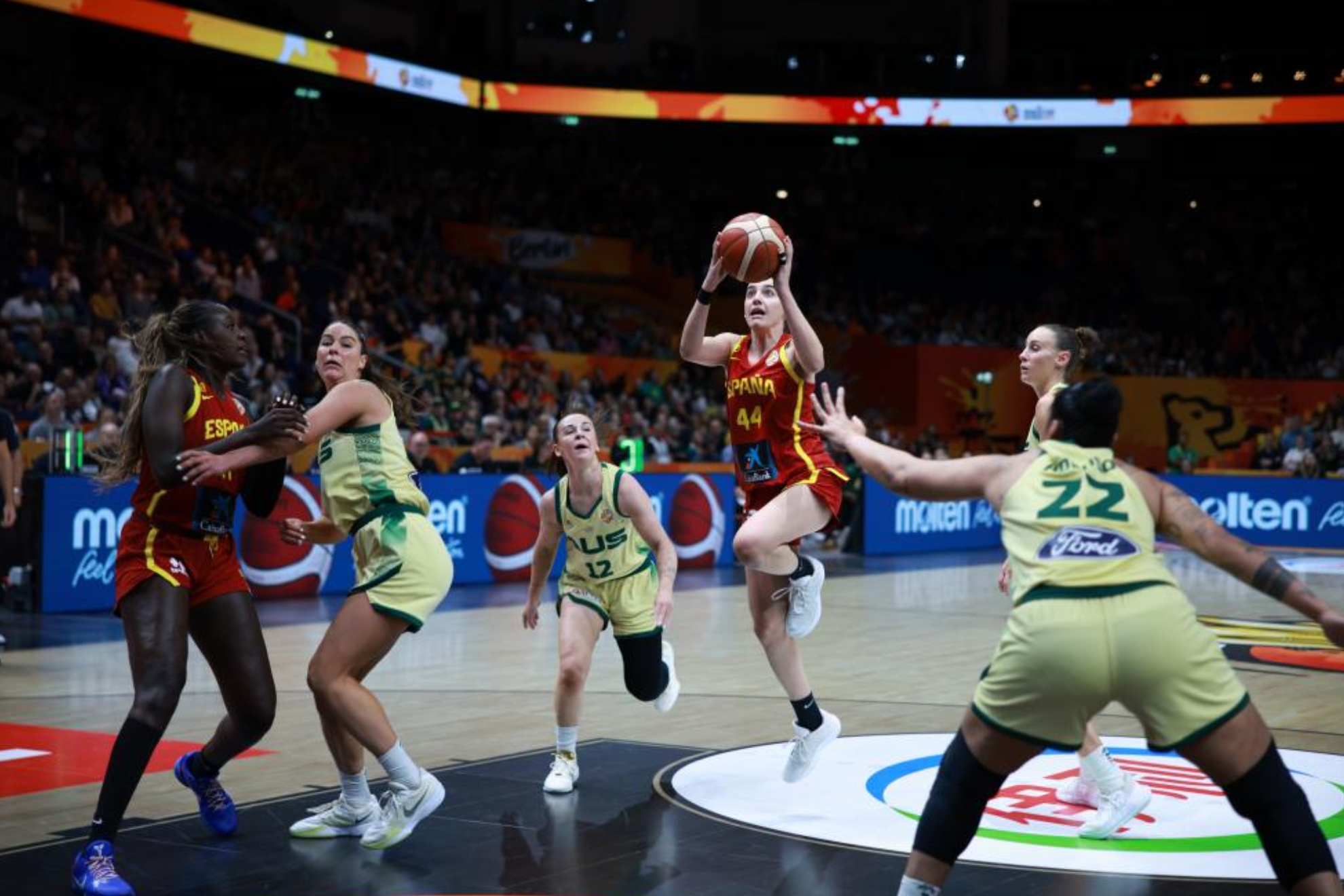 España toca el cielo y luchará por las medallas en el Mundial