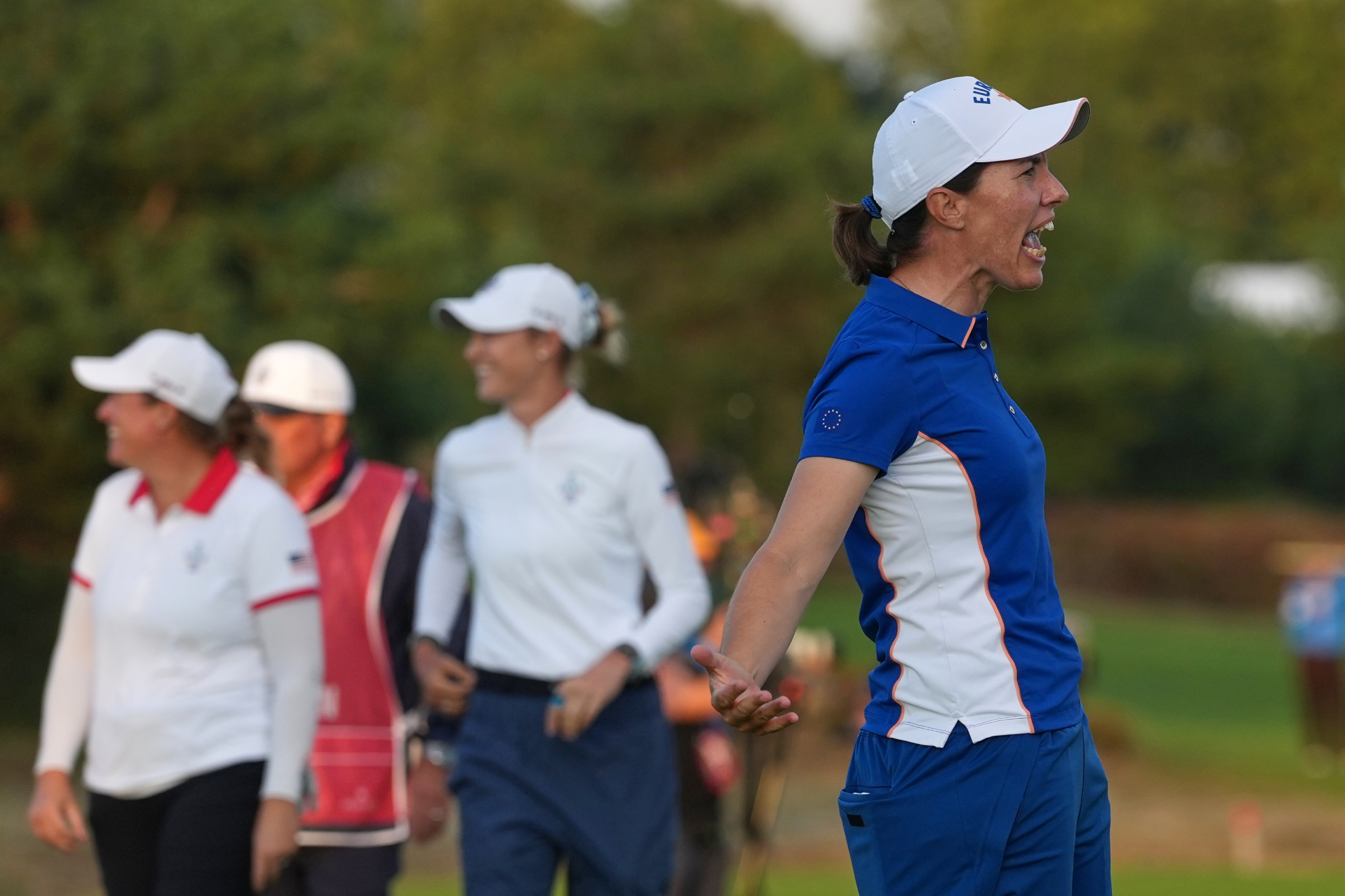 Carlota sostiene a Europa en un último hoyo de infarto y la Solheim sigue empatada